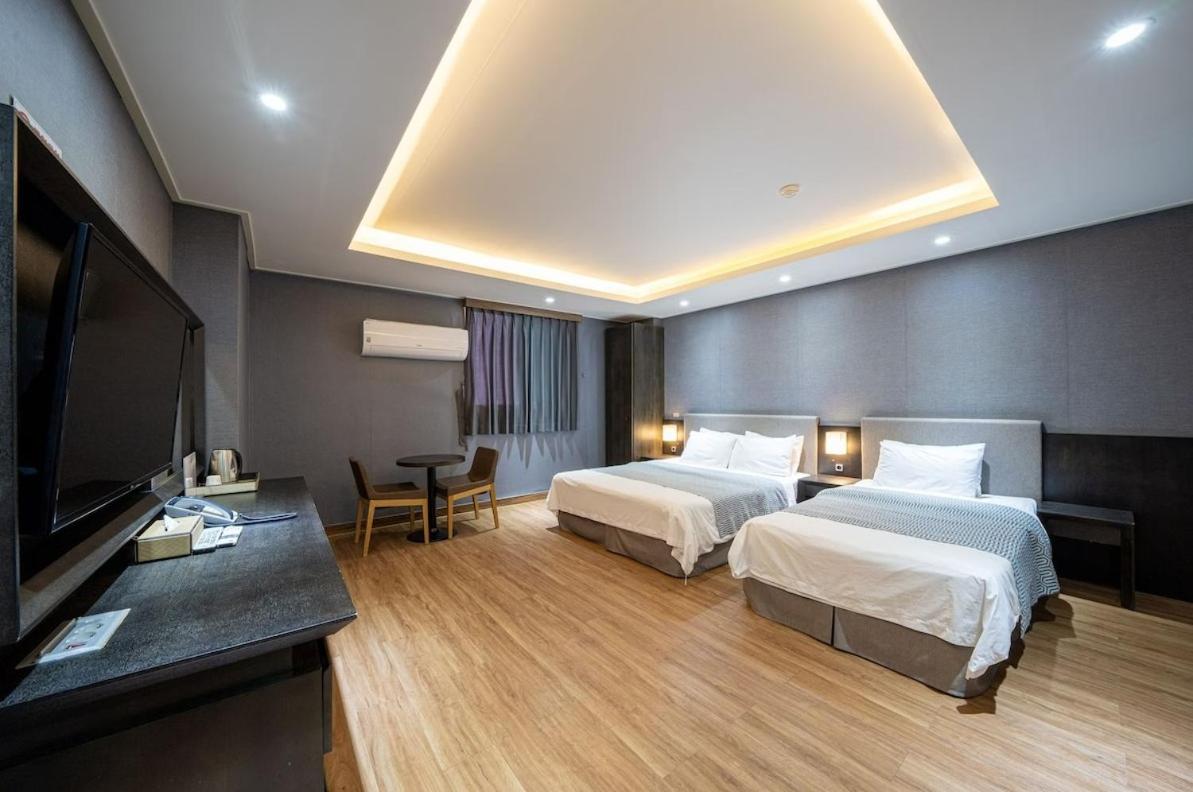 Deluxe VIP Twin Room - Photo 1