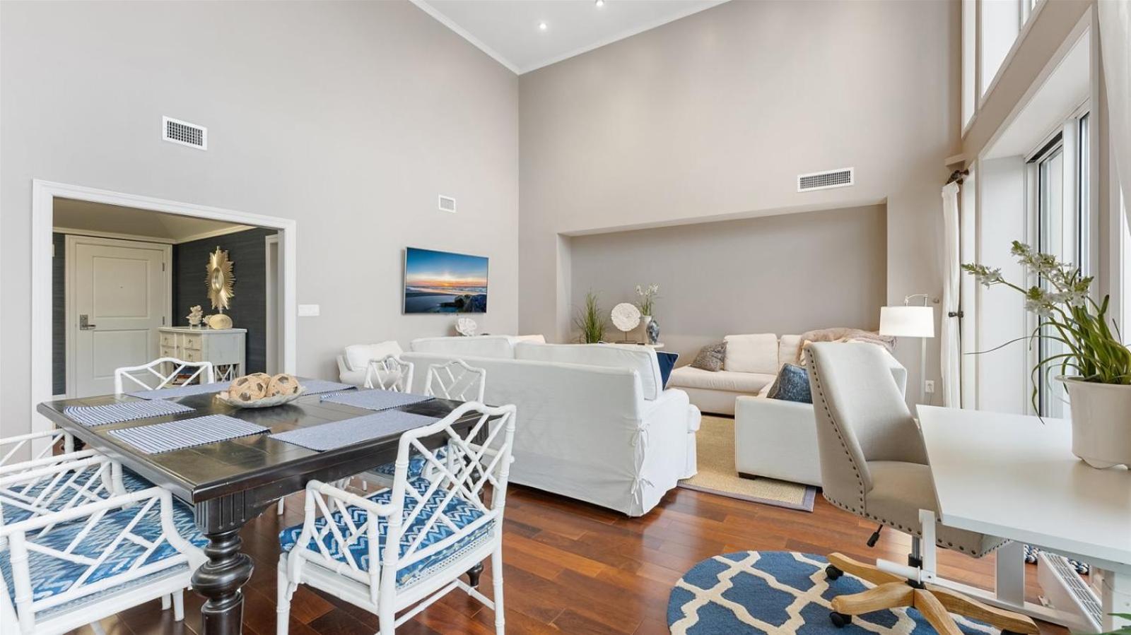 Three-Bedroom Apartment photo 1