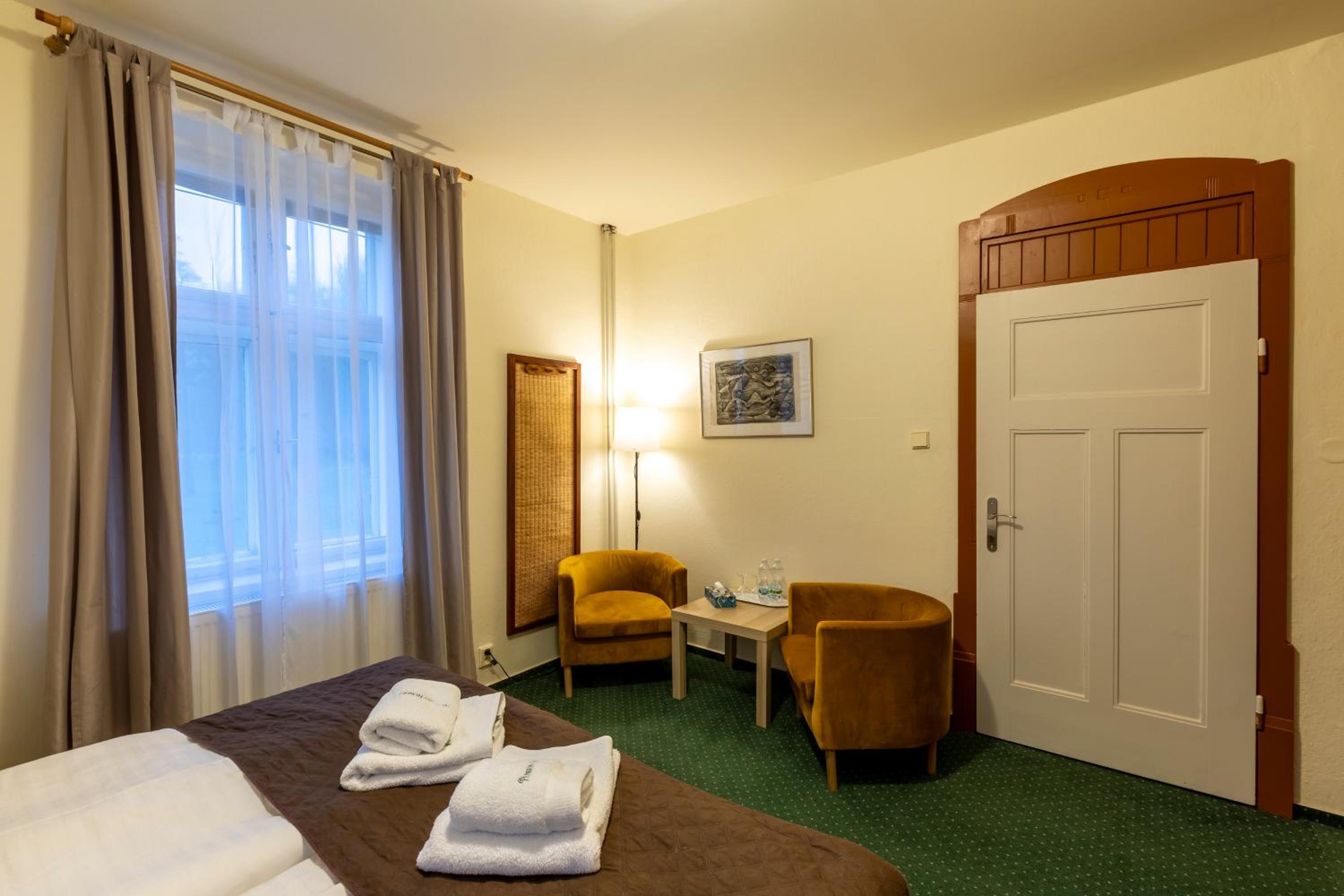 Standard Double or Twin Room photo 2