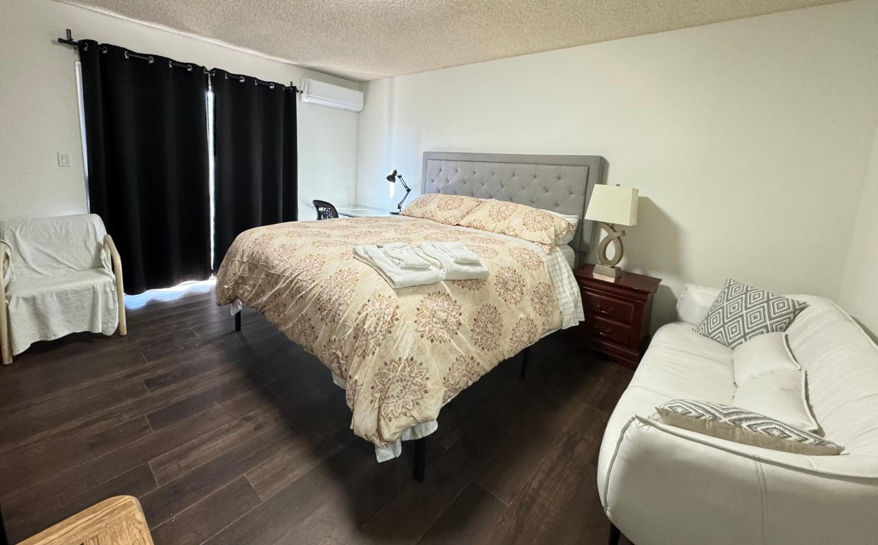 Deluxe King Room photo 3