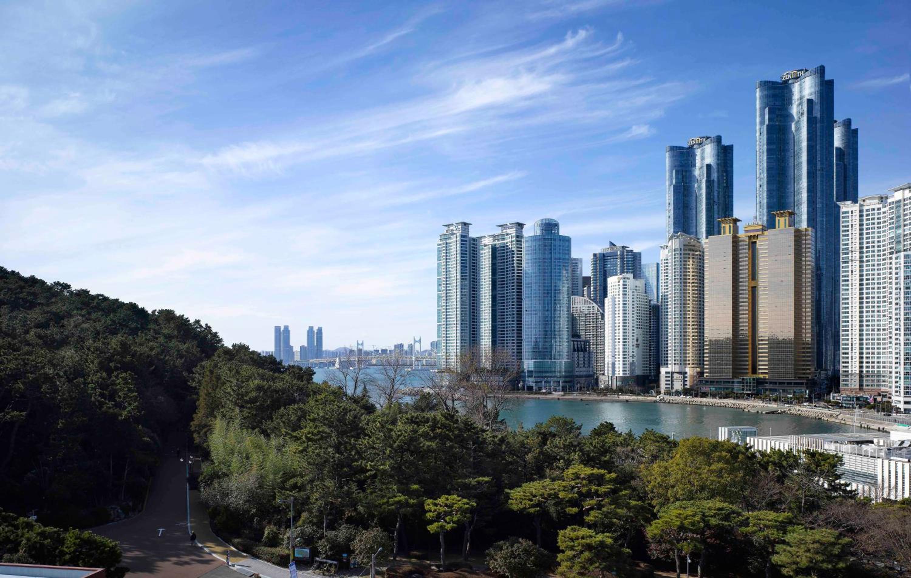 Deluxe Park Ondol, 1 King, Dongbaek Park view - Photo 2