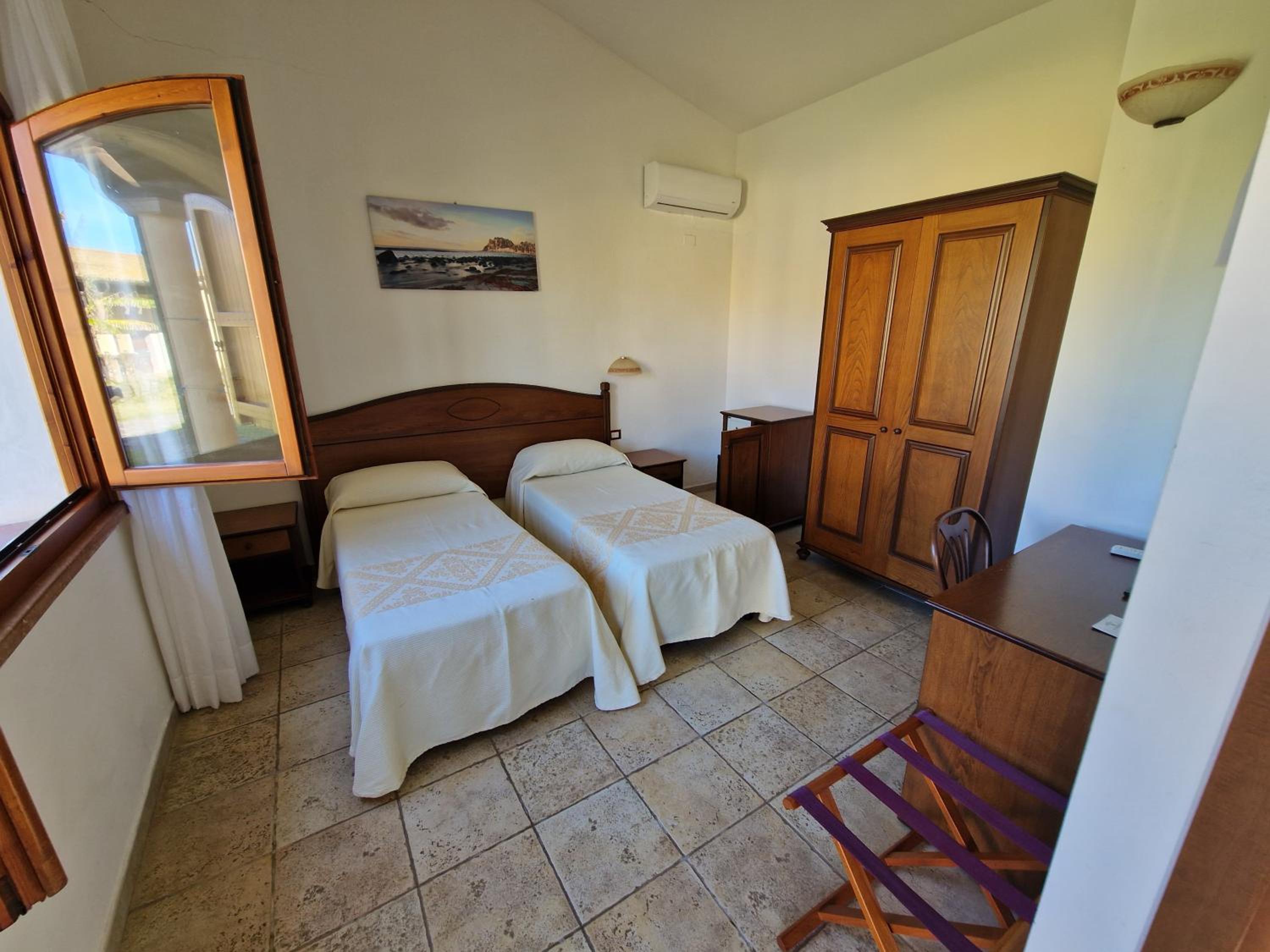 Double or Twin Room photo 3