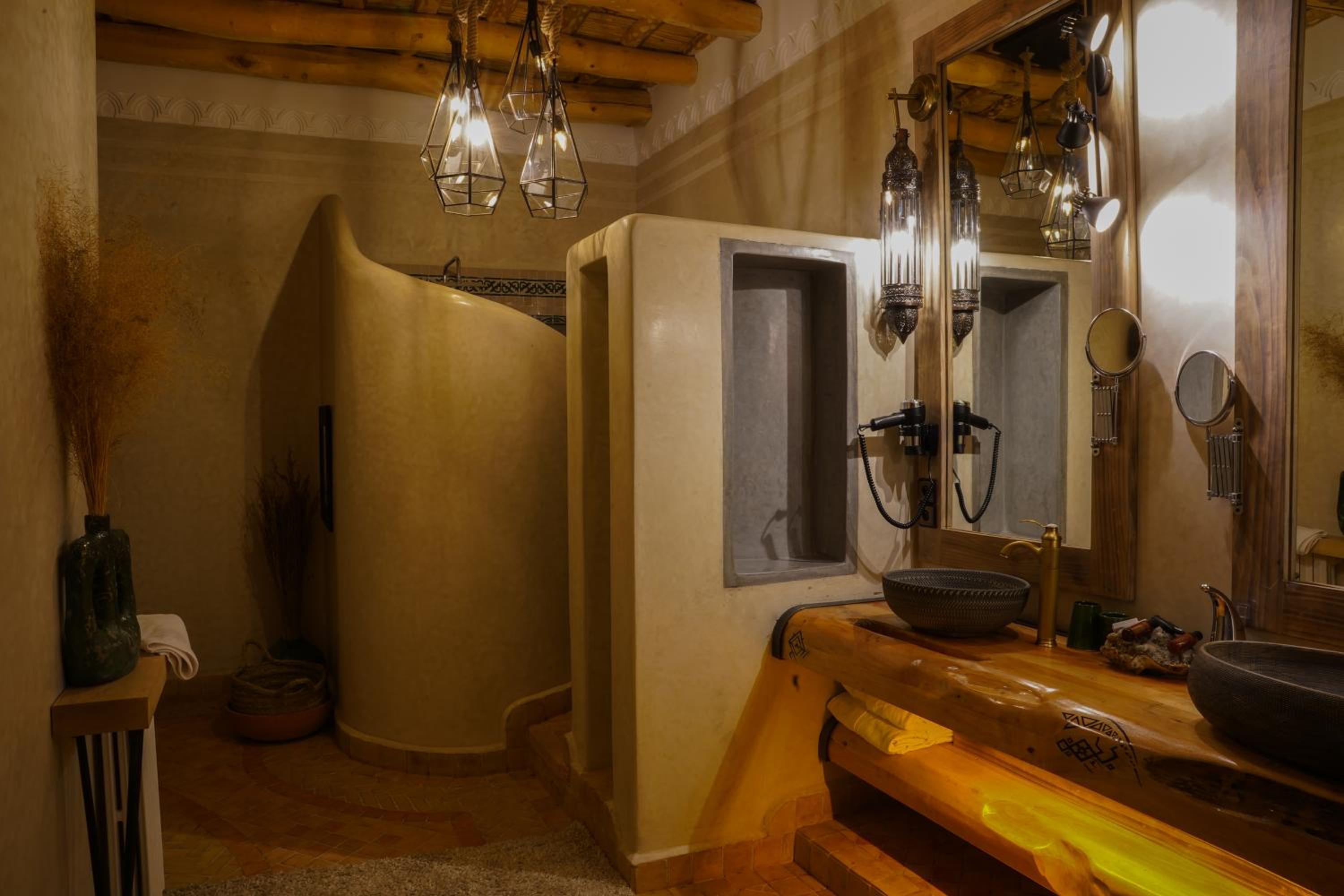Delux family suite with terrace and mountain view