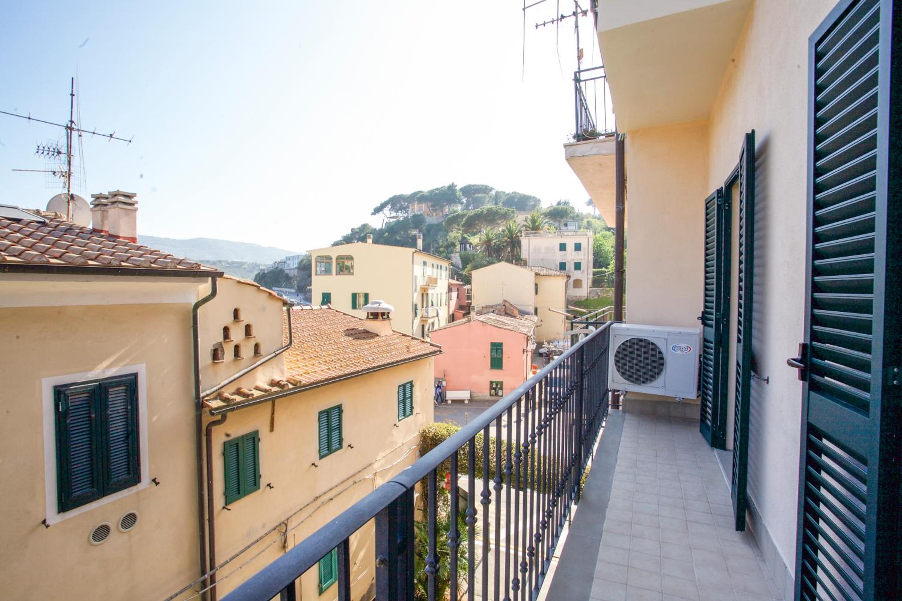 Apartment with Terrace photo 3