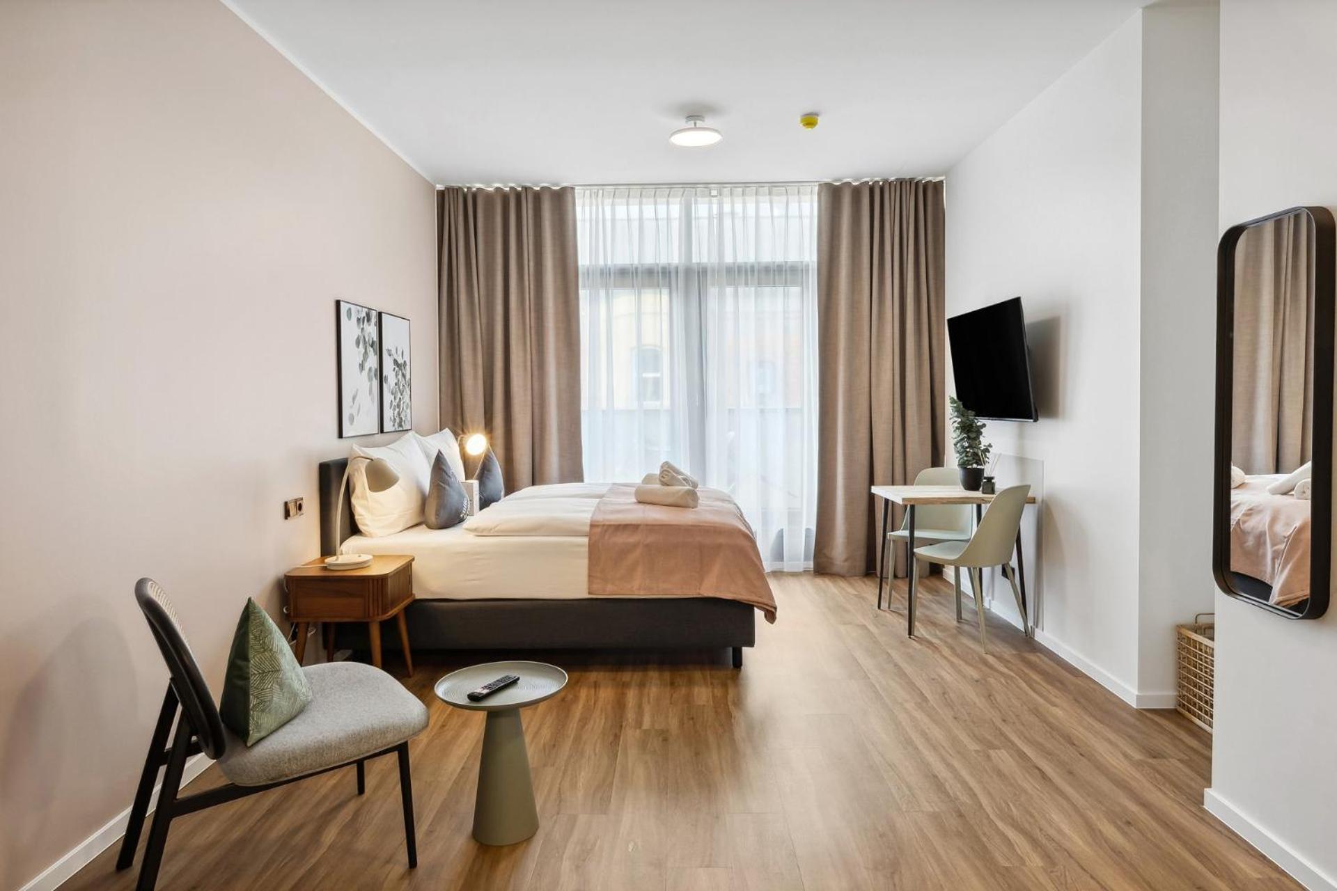 Suite with Balcony - Photo 5