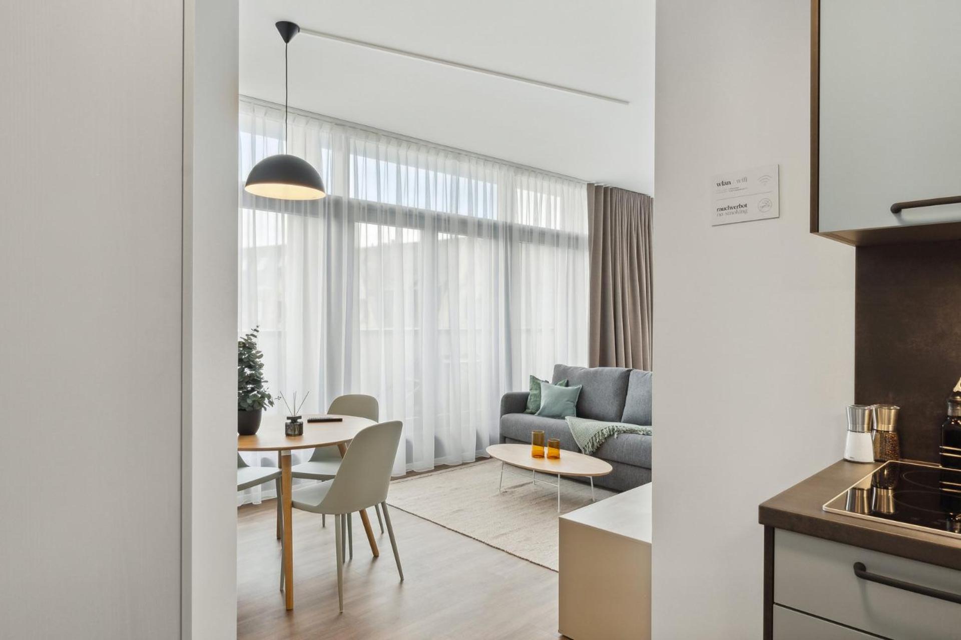 Economy suite with sofa bed & balcony photo 2