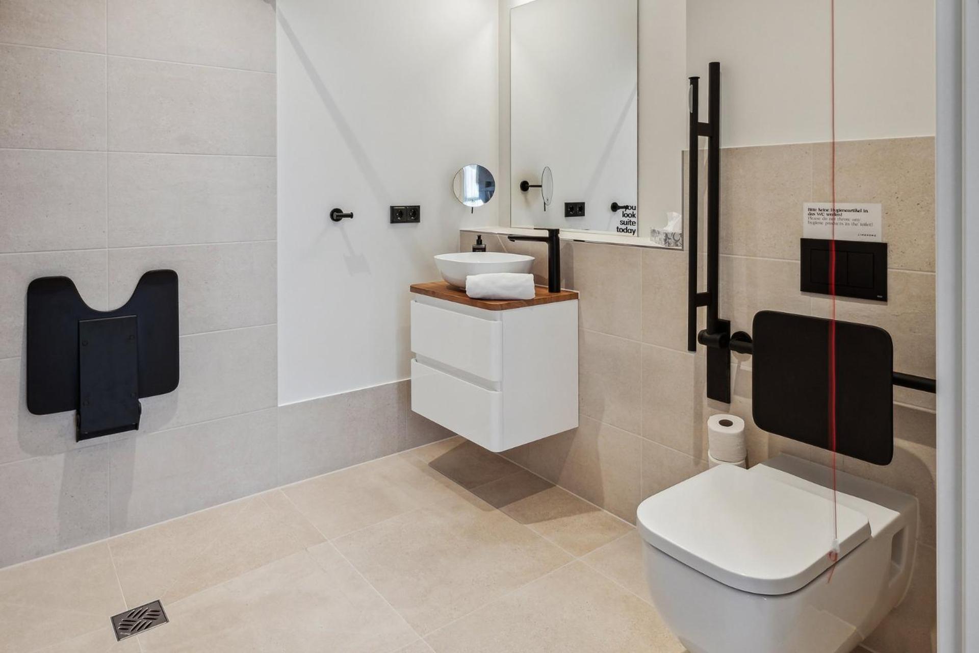 Suite with balcony - wheelchair accessible - Photo 9