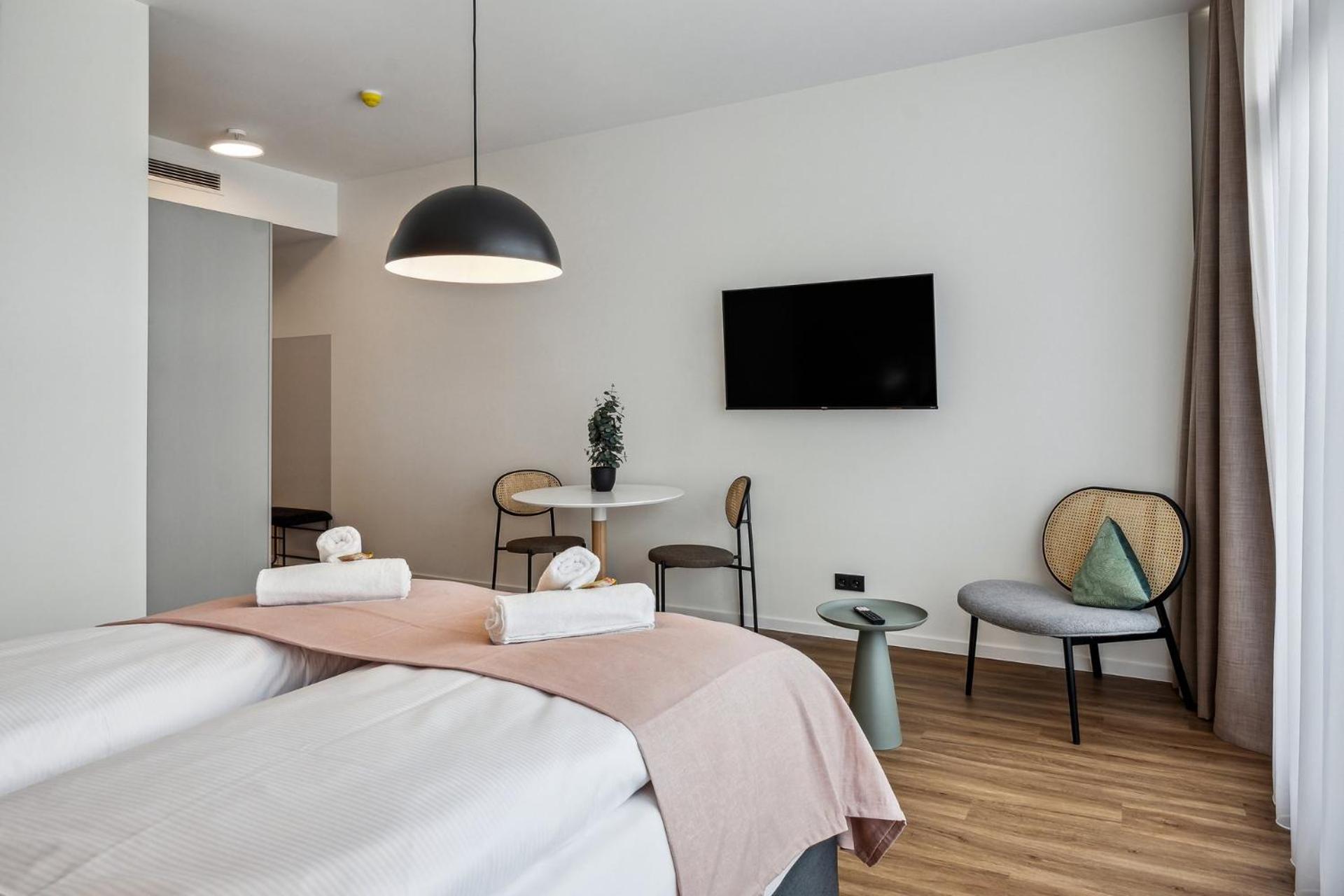 Suite with balcony - wheelchair accessible - Photo 3