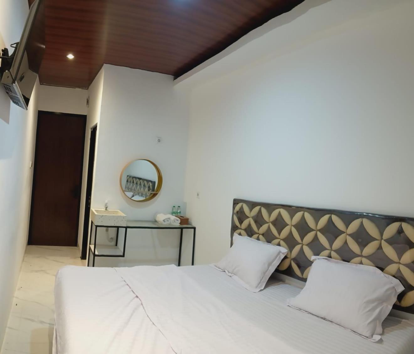 King Room with Balcony