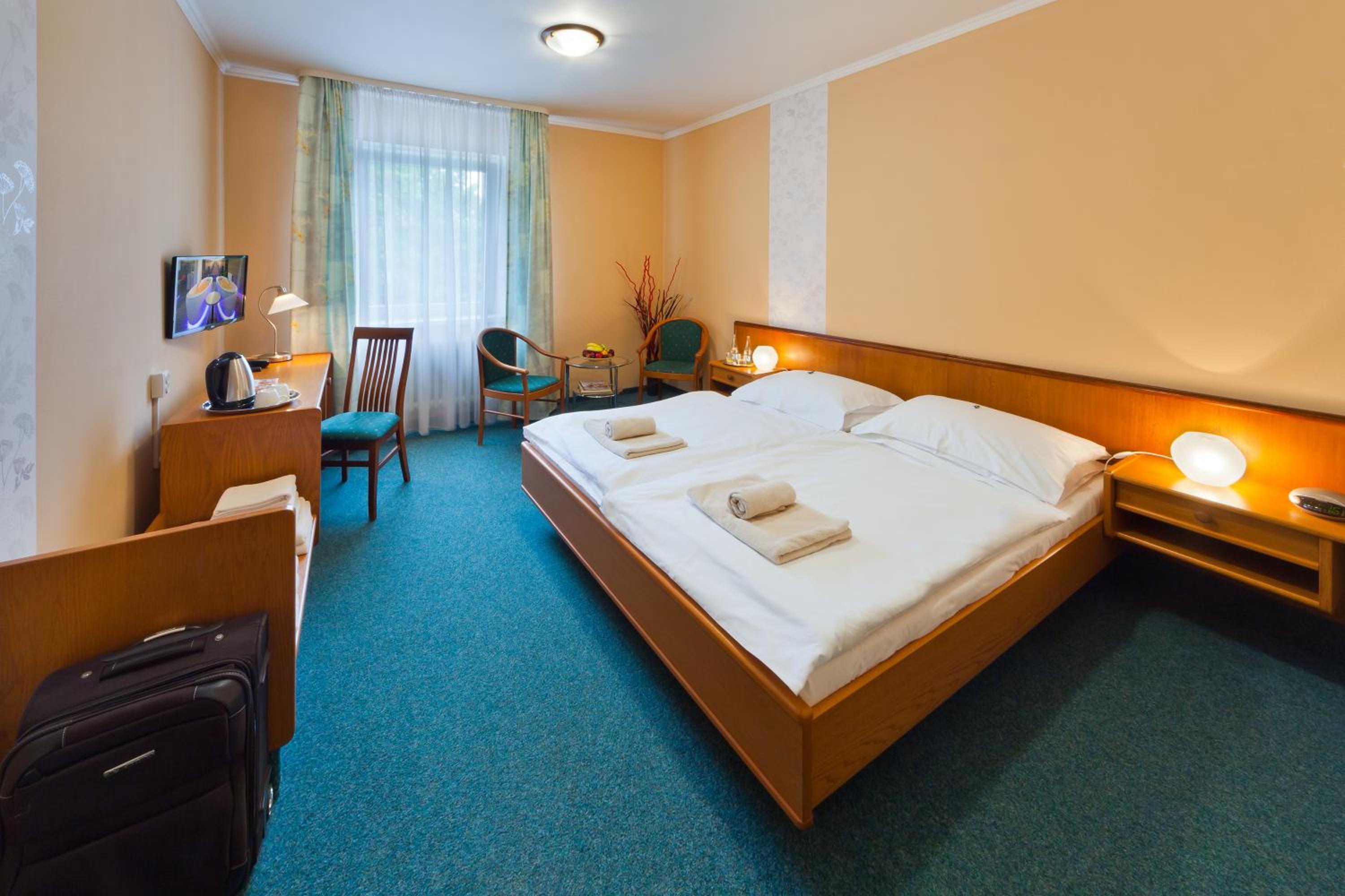 Double Room - Photo 5