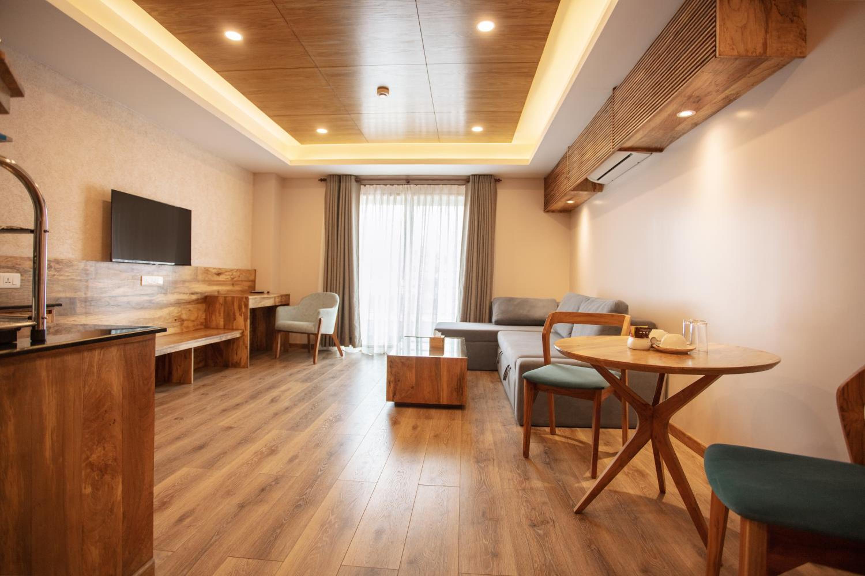 One-Bedroom Apartment - Photo 3