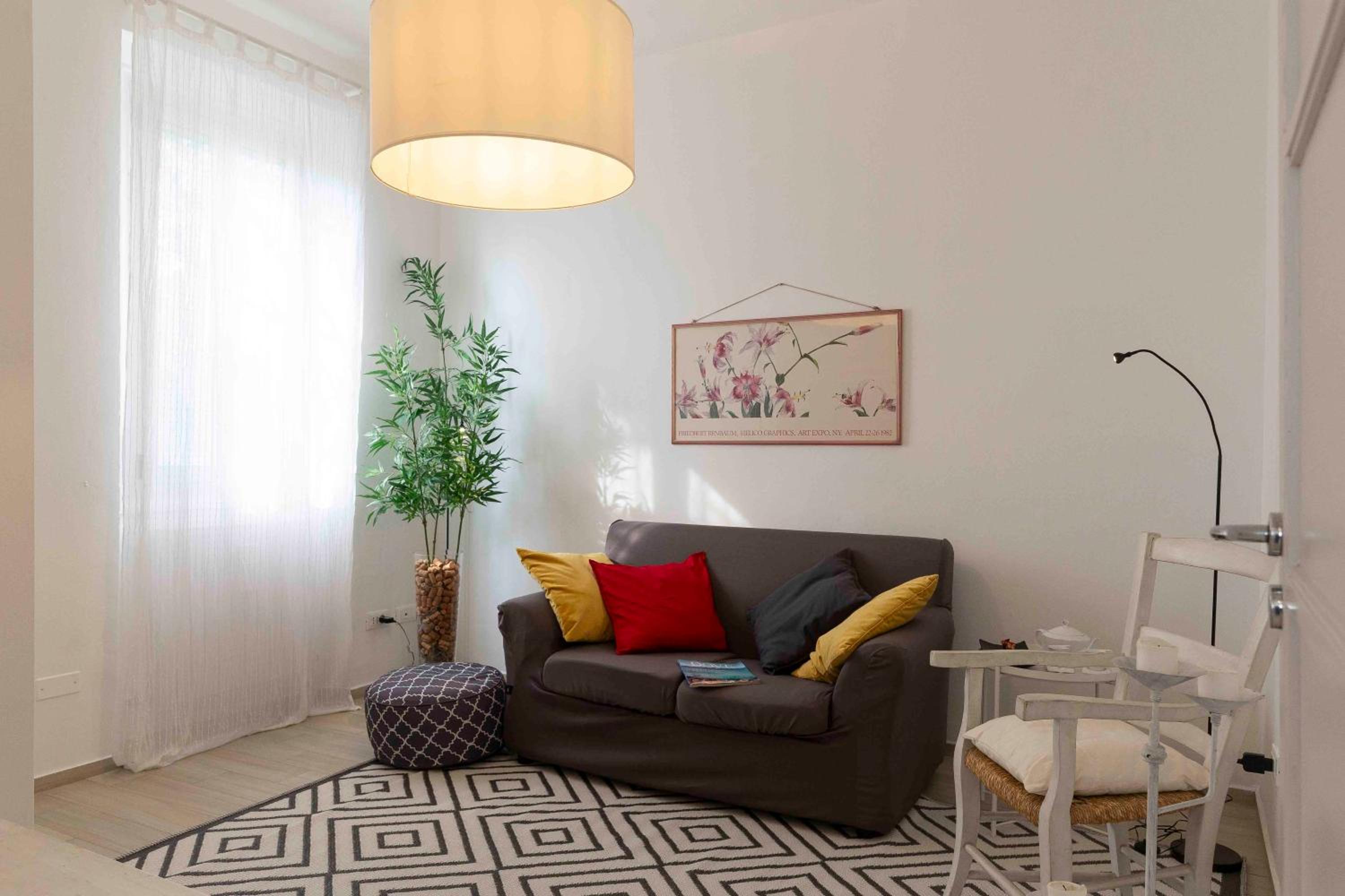 One-Bedroom Apartment - Photo 1