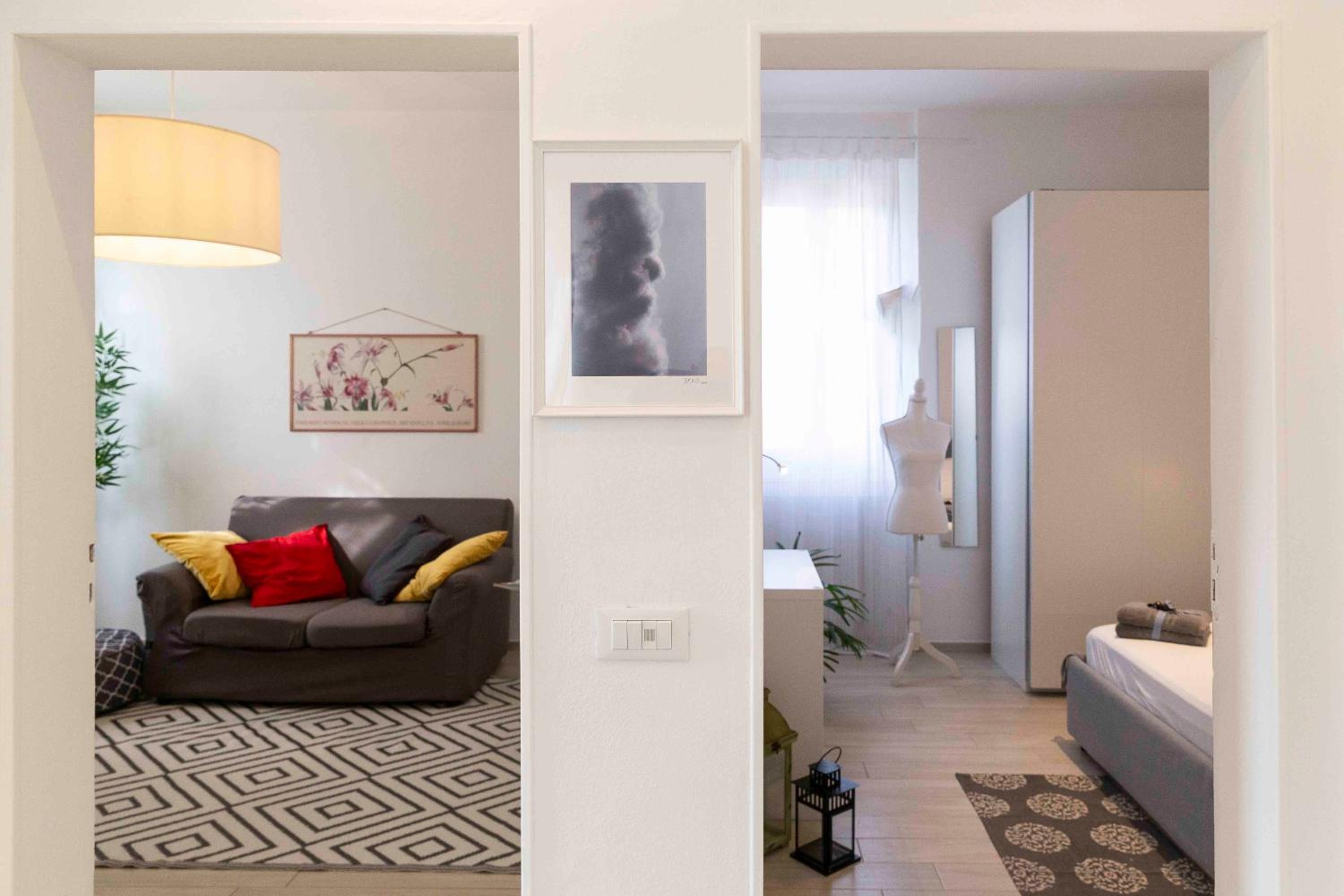 One-Bedroom Apartment - Photo 3
