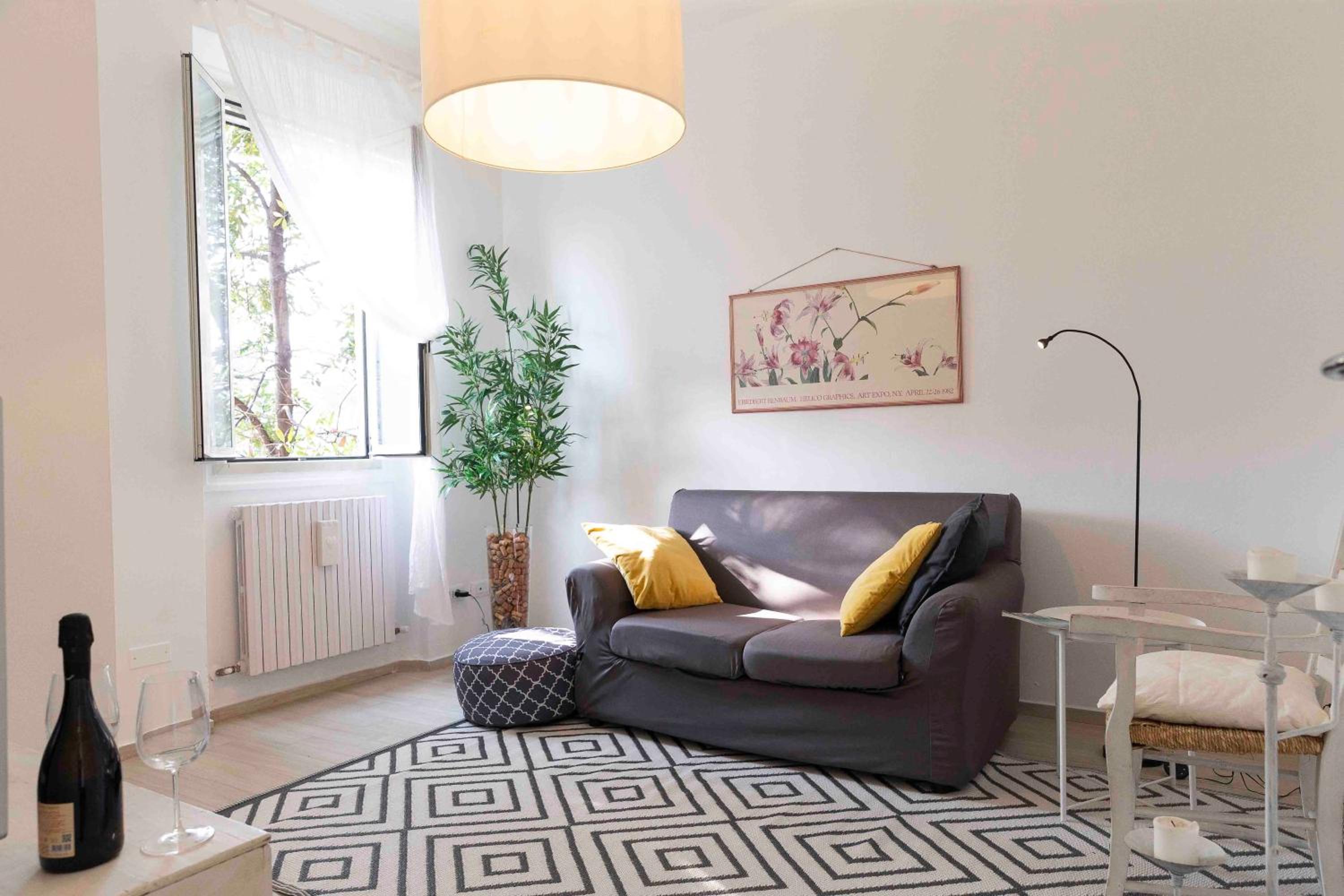 One-Bedroom Apartment - Photo 4