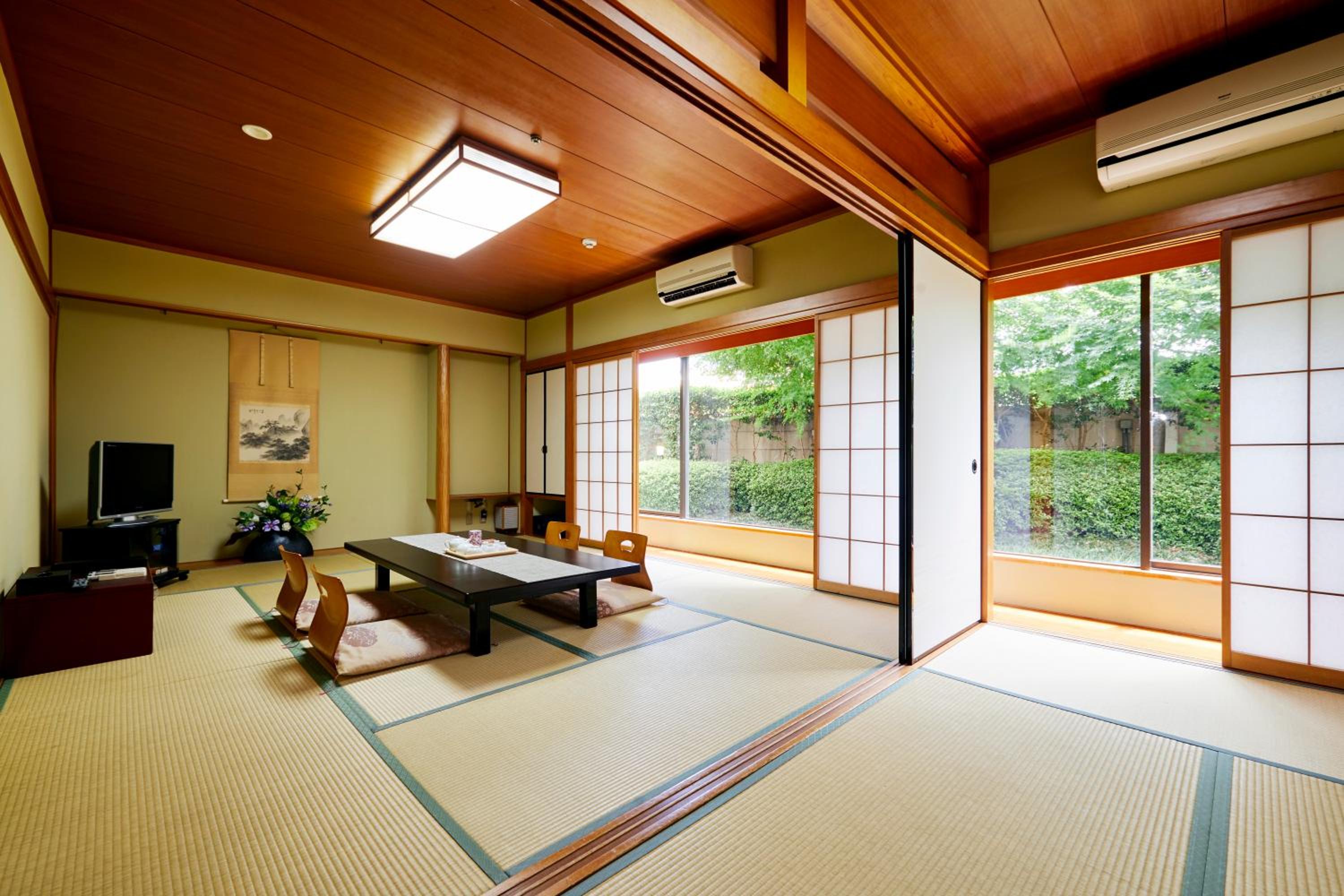 Japanese Room (10+4 tatami mats) - Non-Smoking