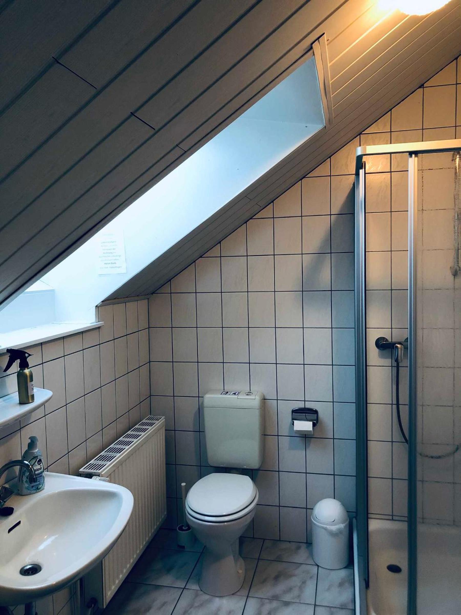 Apartment With Shower photo 2