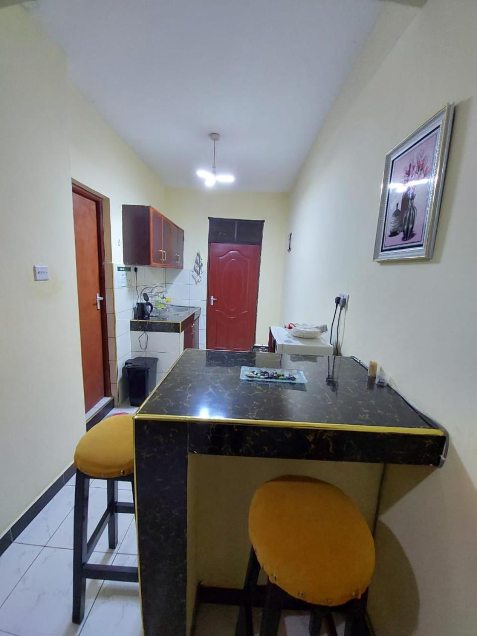 Studio Apartment photo 2