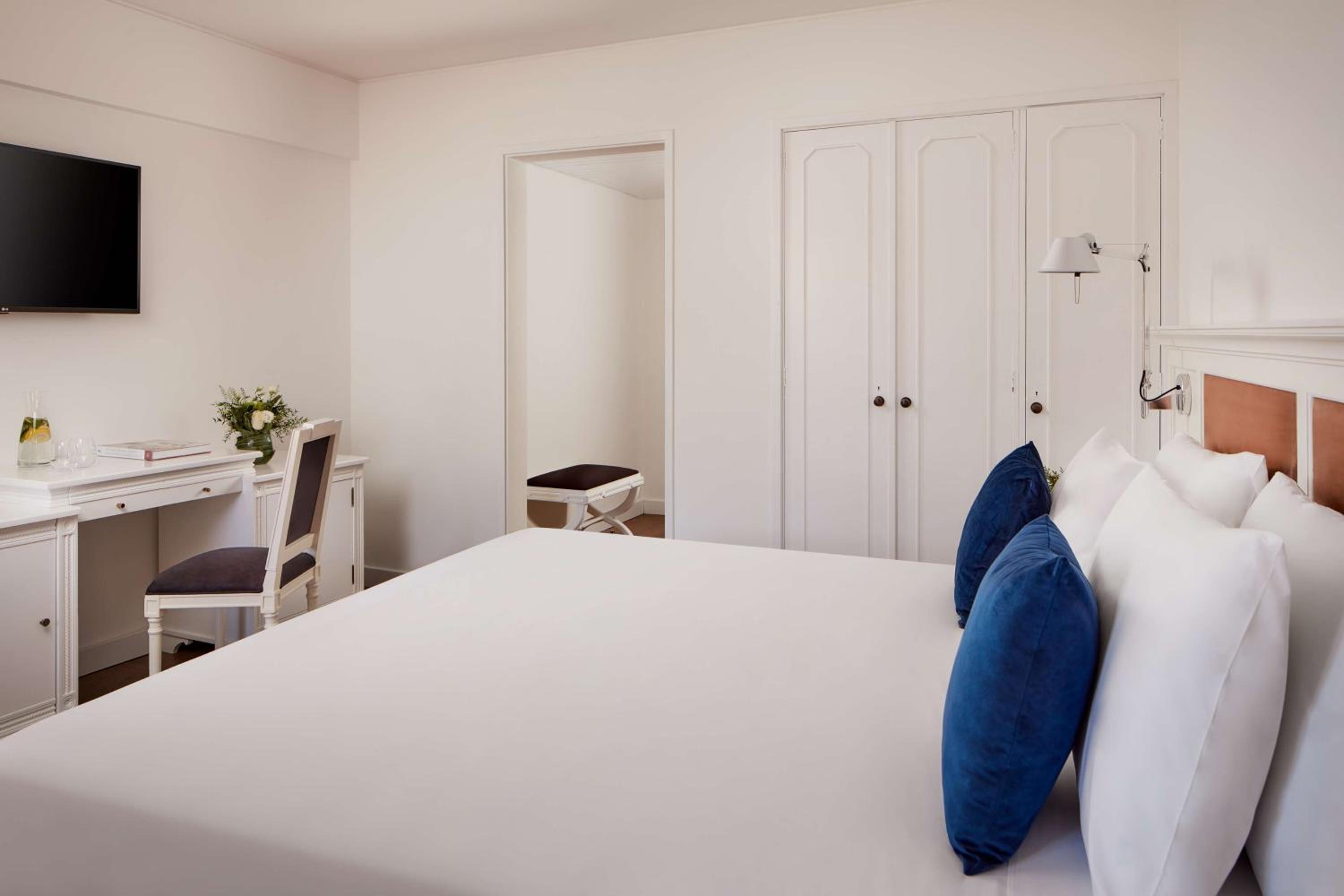 Standard Double or Twin Room with Valley View - Photo 3