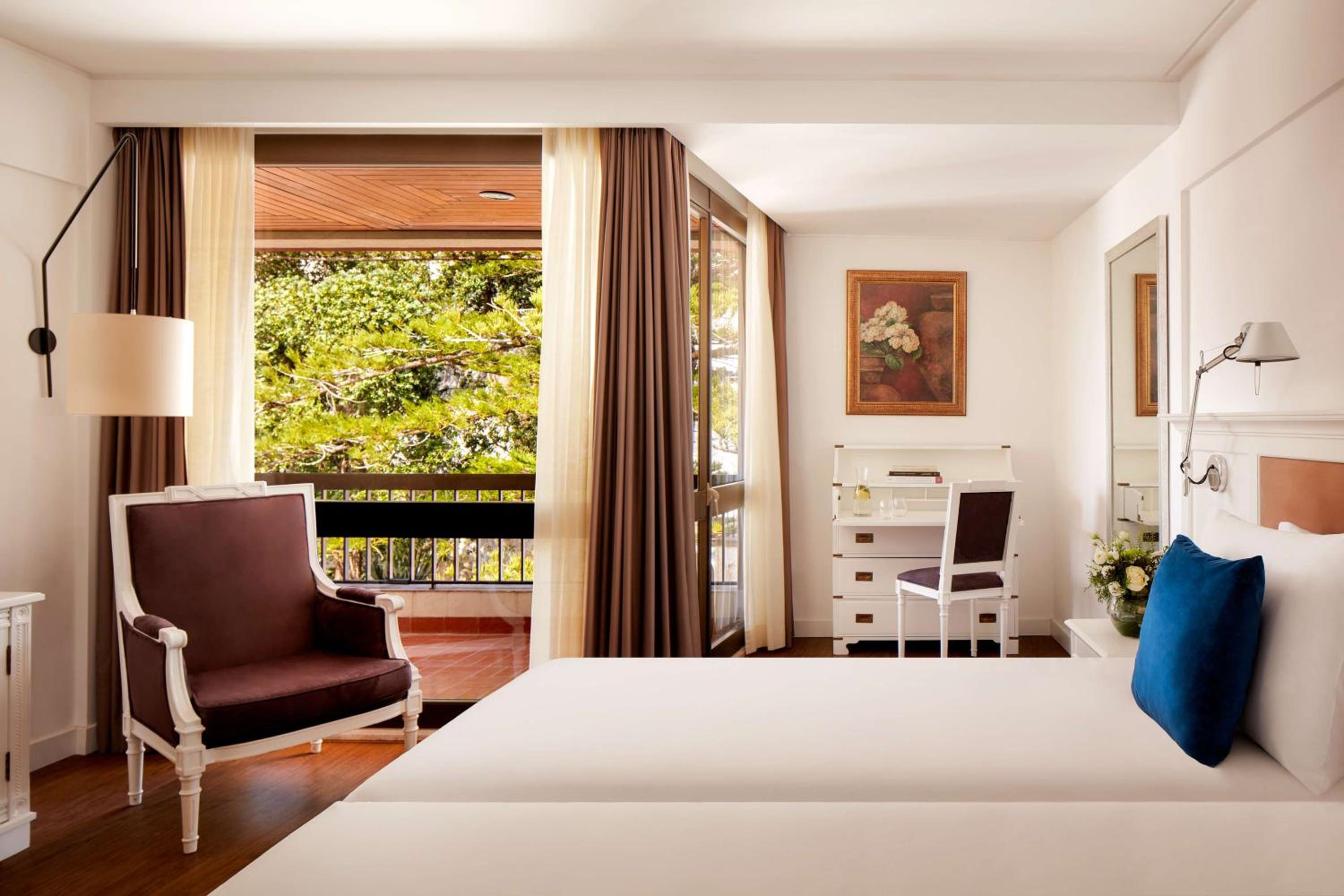 Standard Double or Twin Room with City View - Photo 2