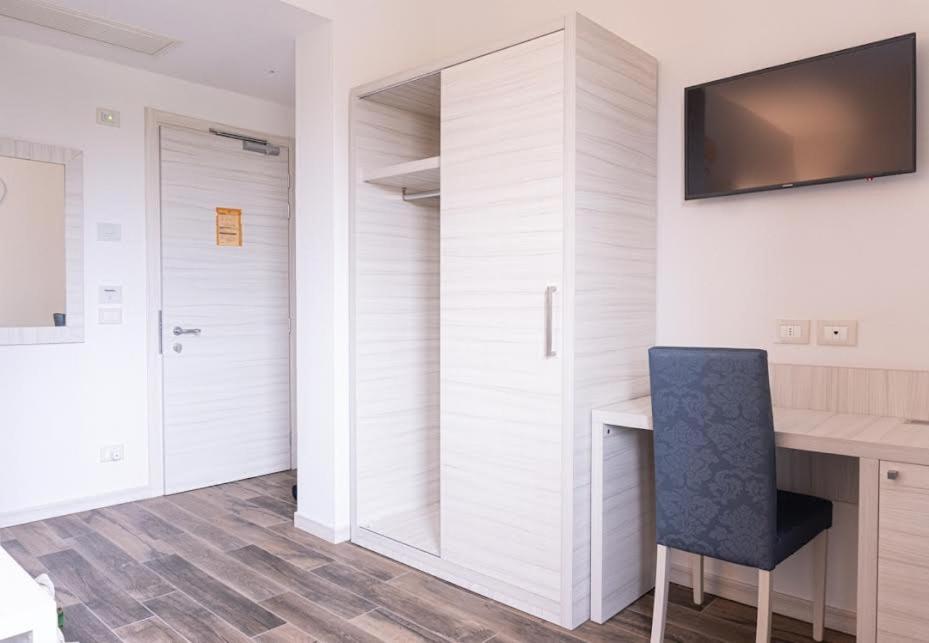 Large Single Room photo 2