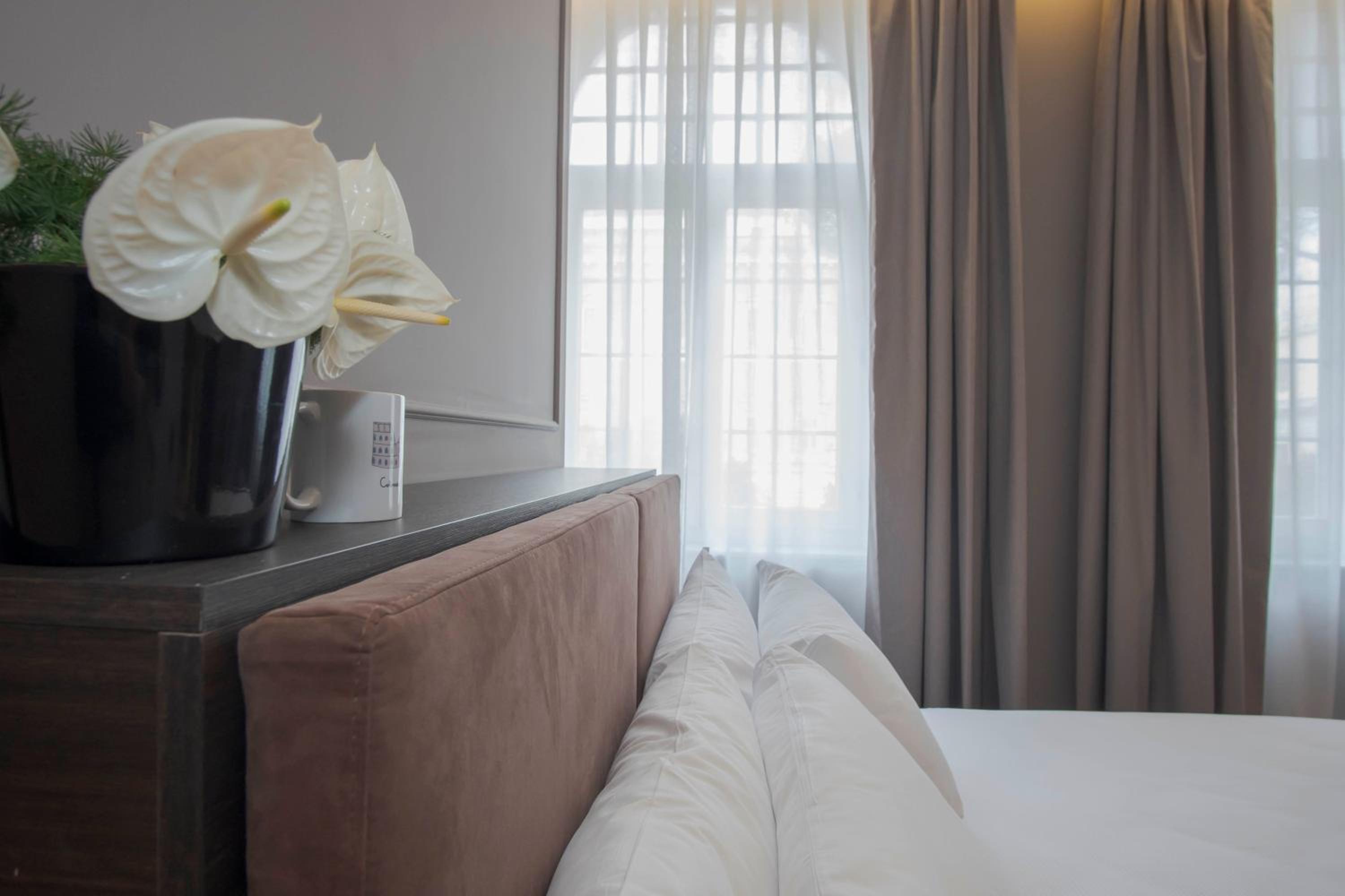 Standard Double Room - Photo 13