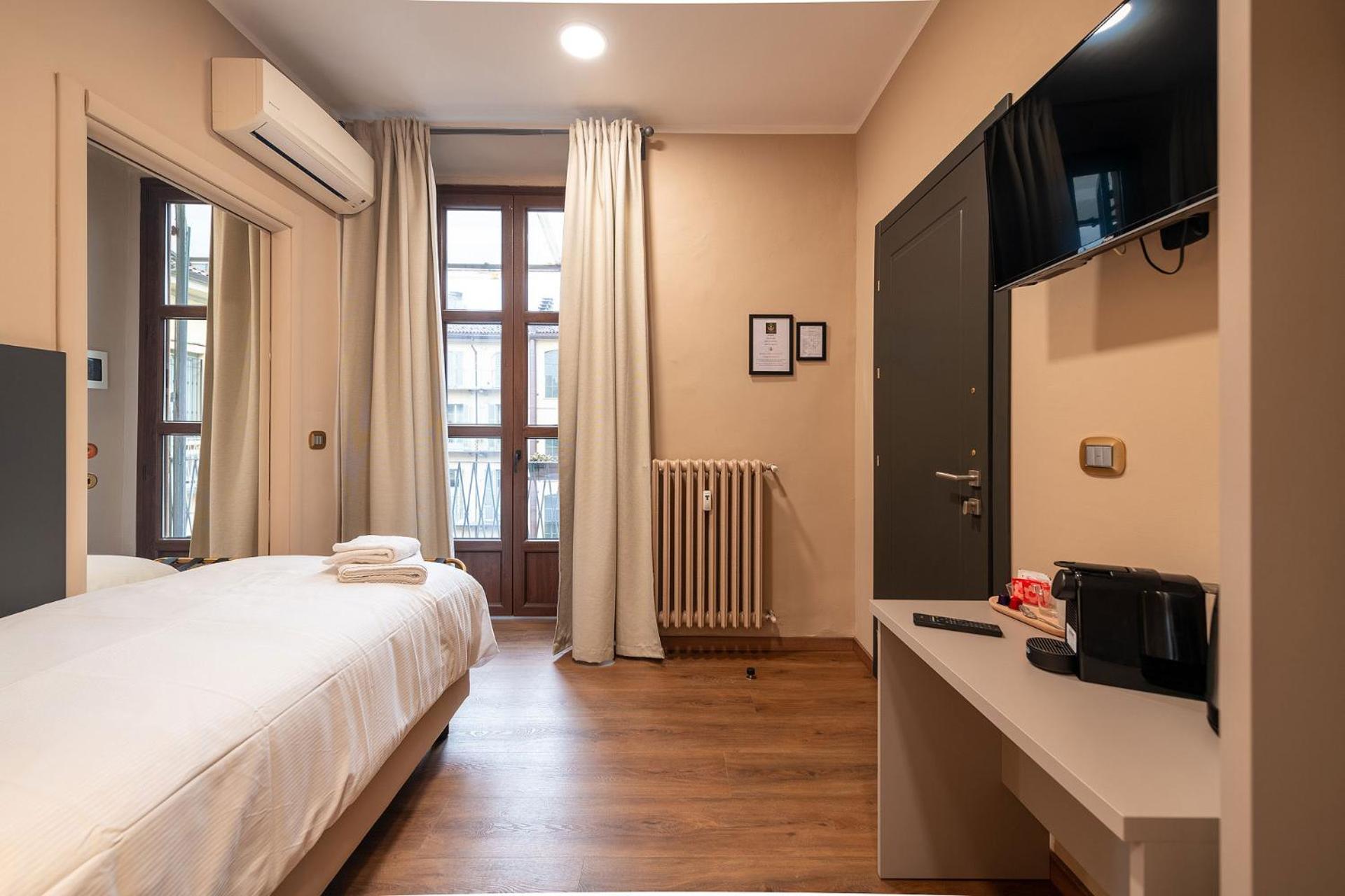 Single Room with Balcony photo 2