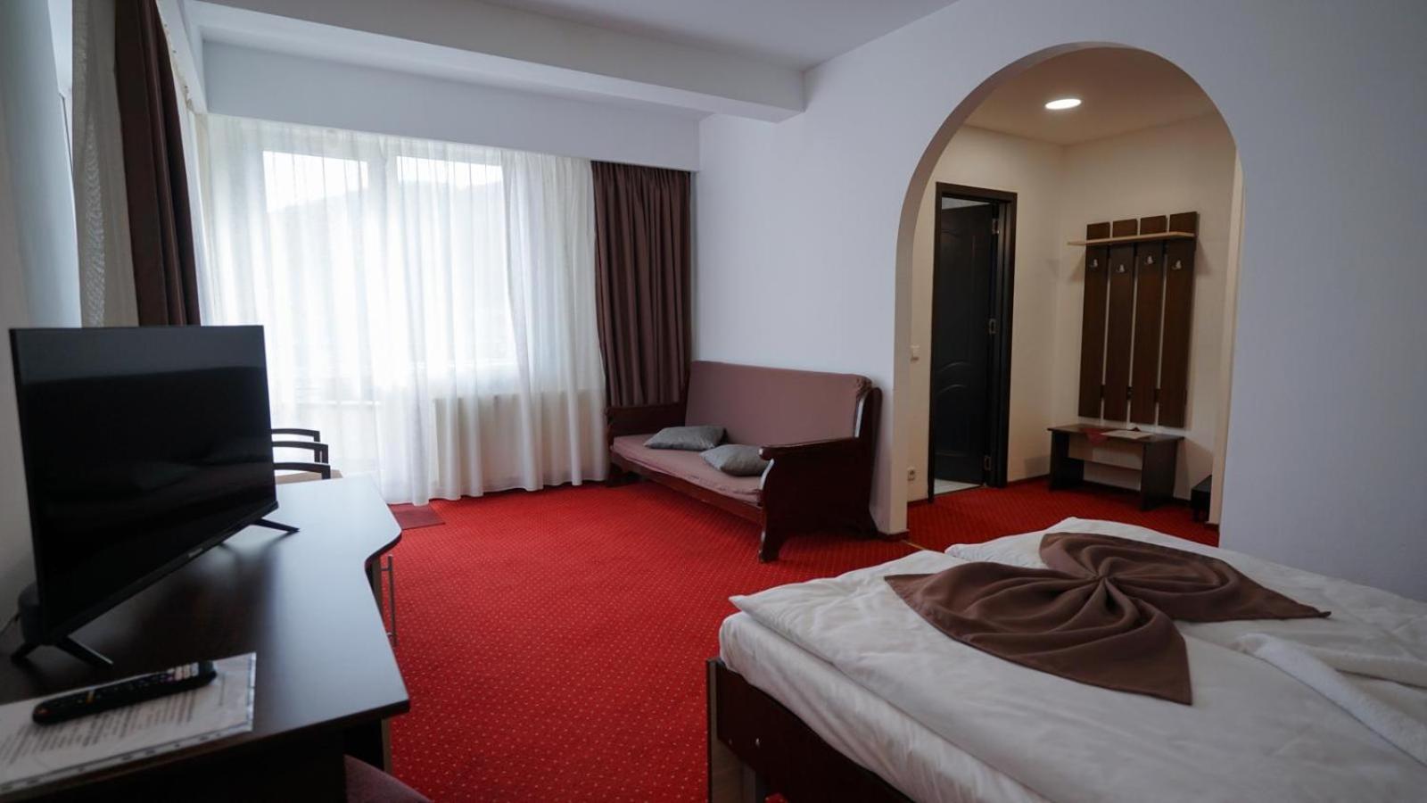 Deluxe Room (2 Adults + 1 Child) photo 1