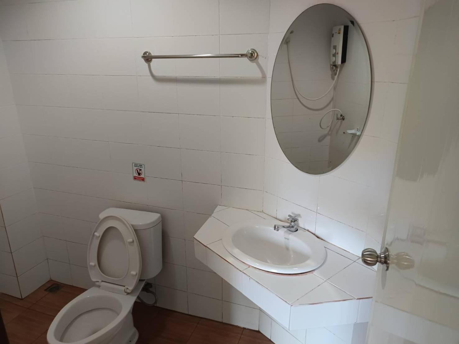 Budget Double Room - Photo 2