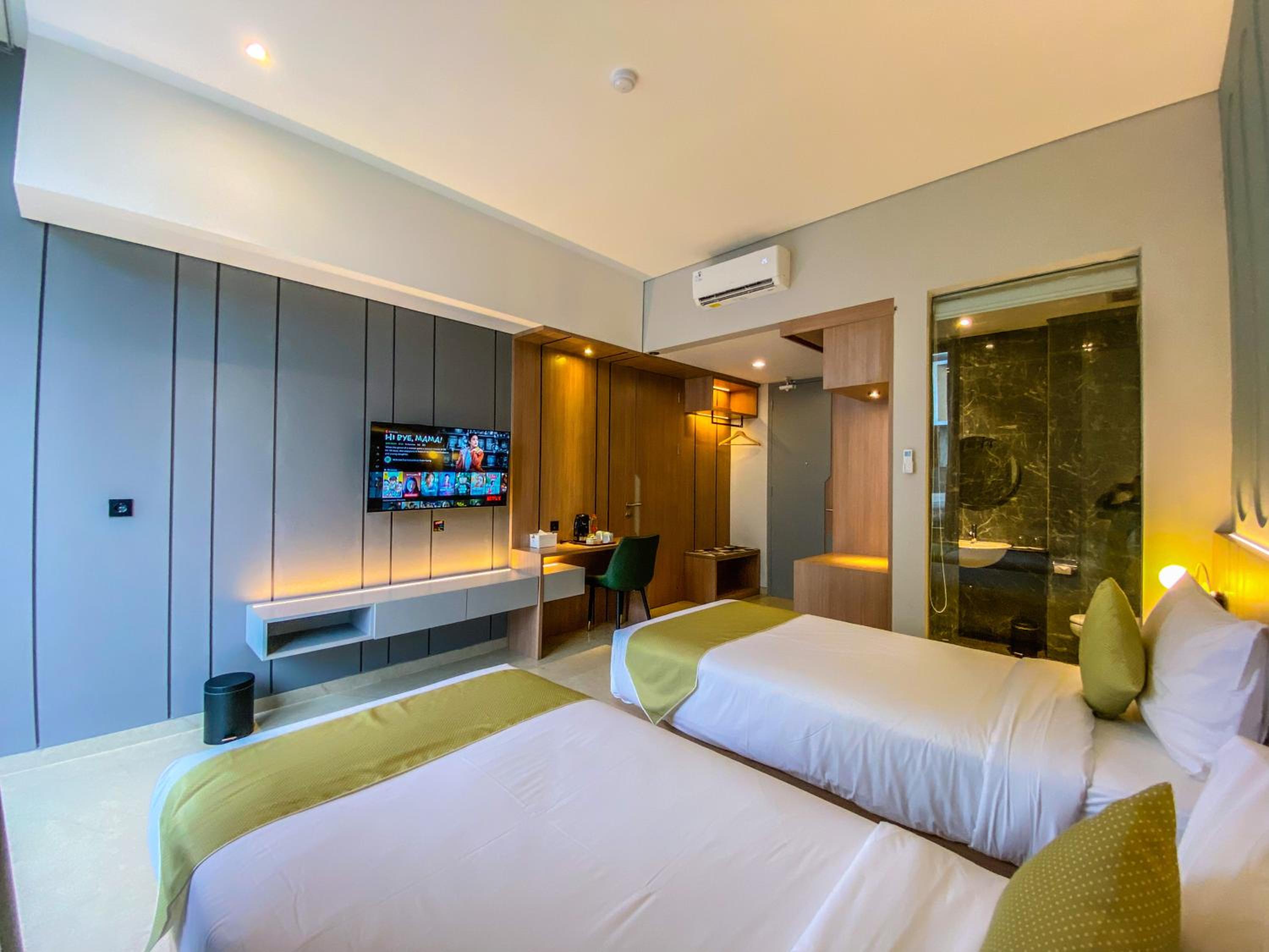Grand Executive Twin Room - Photo 1