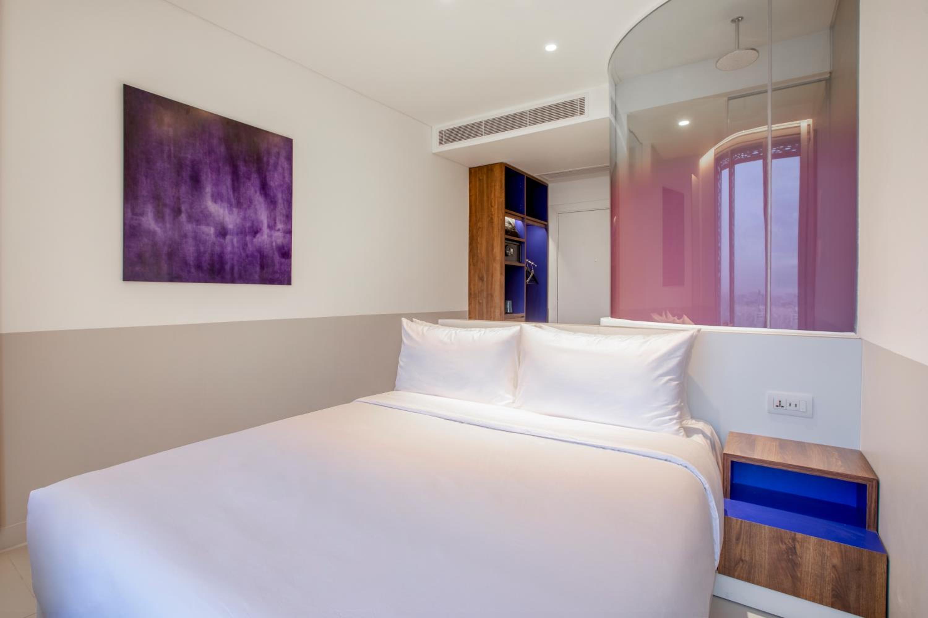 Deluxe Queen Room photo 2