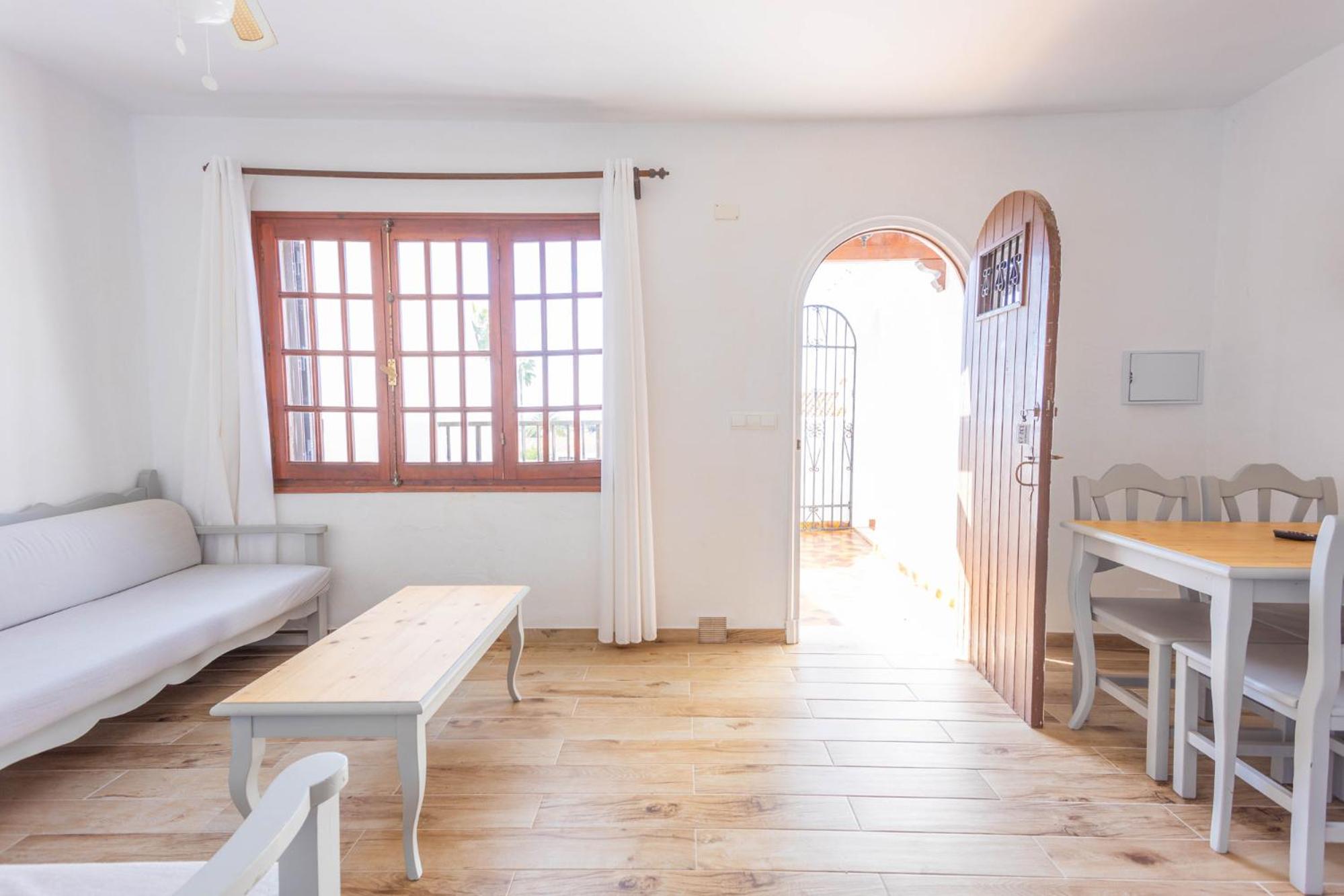 Two-Bedroom Deluxe Apartment with Garden View photo 3