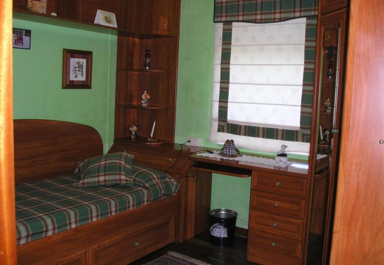 Three-Bedroom House photo 3
