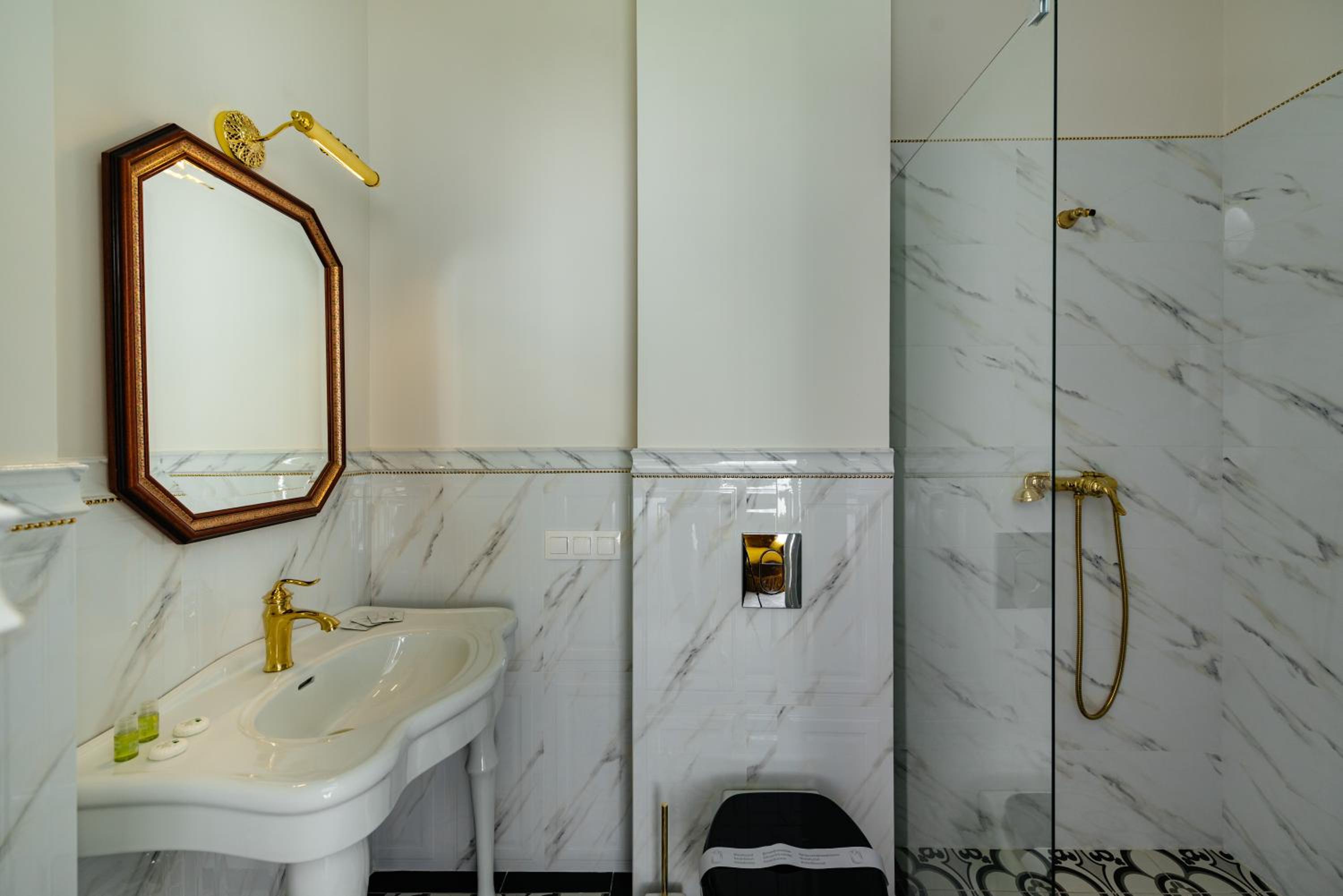 Deluxe Double Room - Photo 6