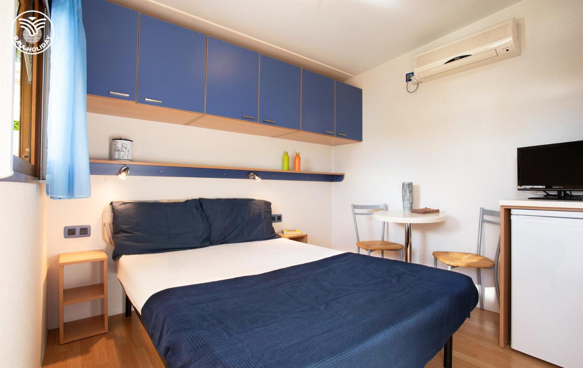 Mobile Home (2 Adults) photo 3