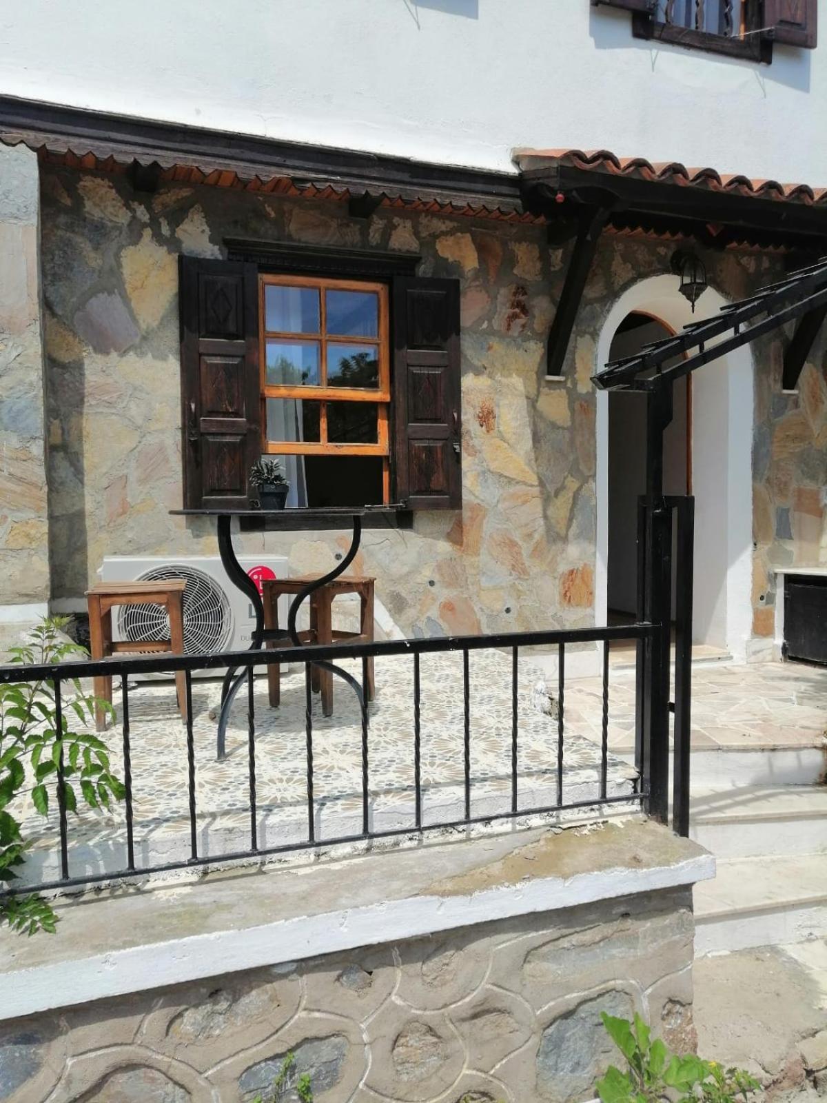 Double Room With Patio photo 2