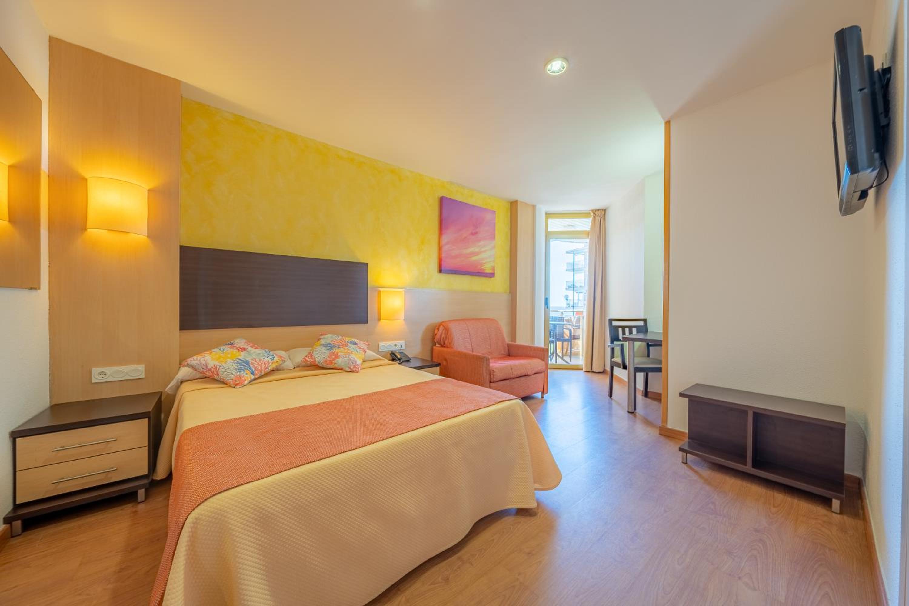 Comfort Double or Twin Room (2 Adults) - Photo 2