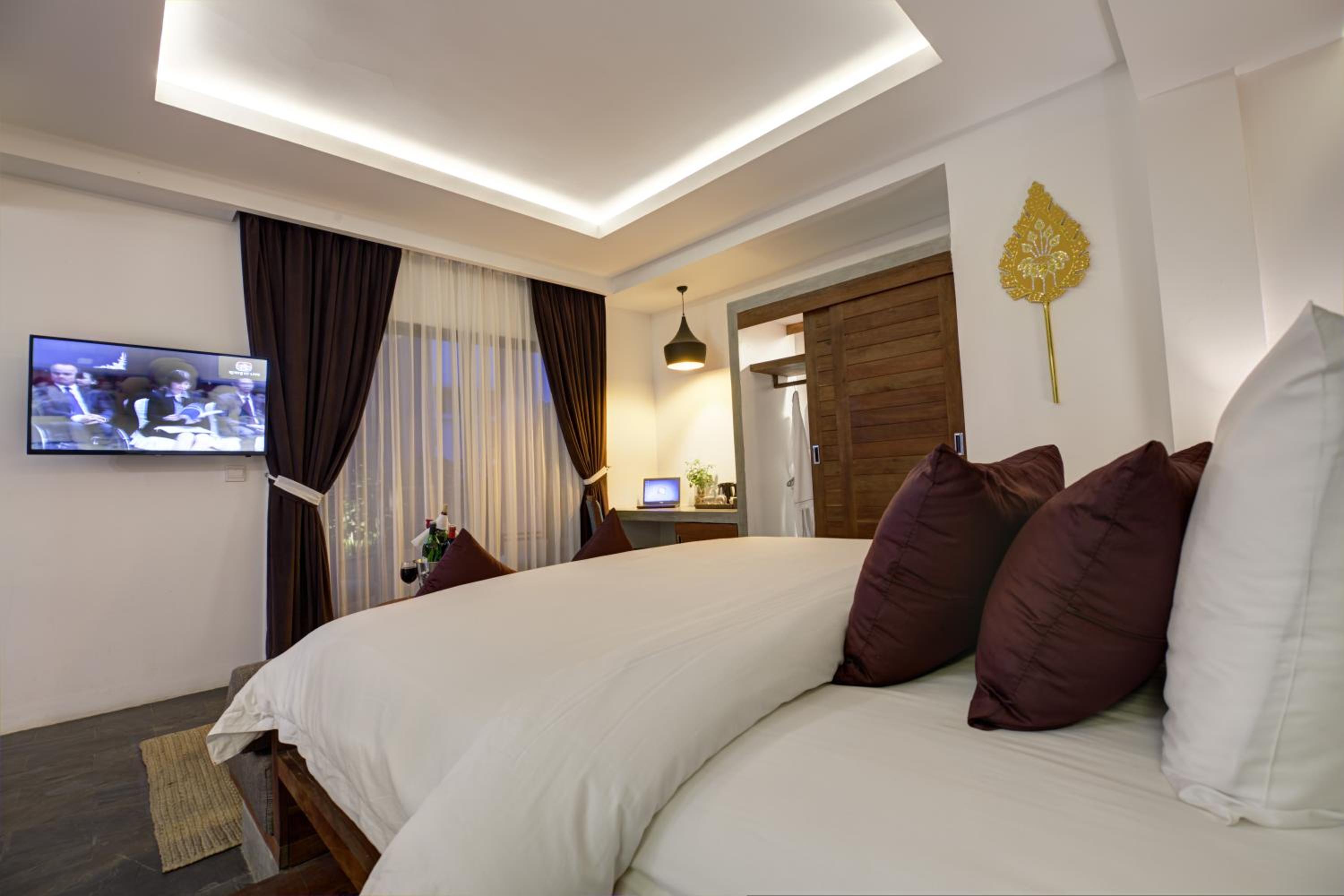 Junior Suite with Balcony