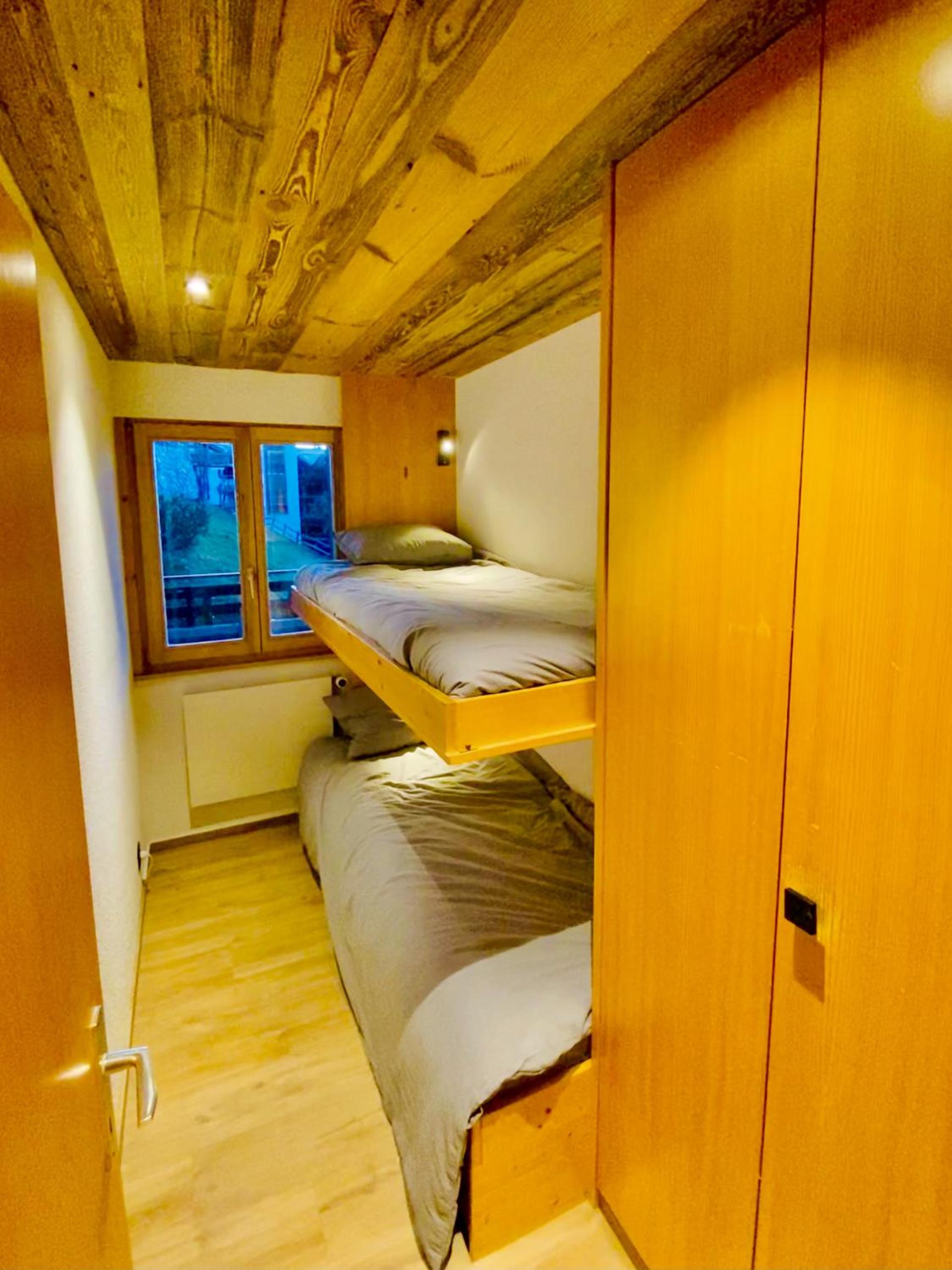 Apartment with Mountain View photo 3