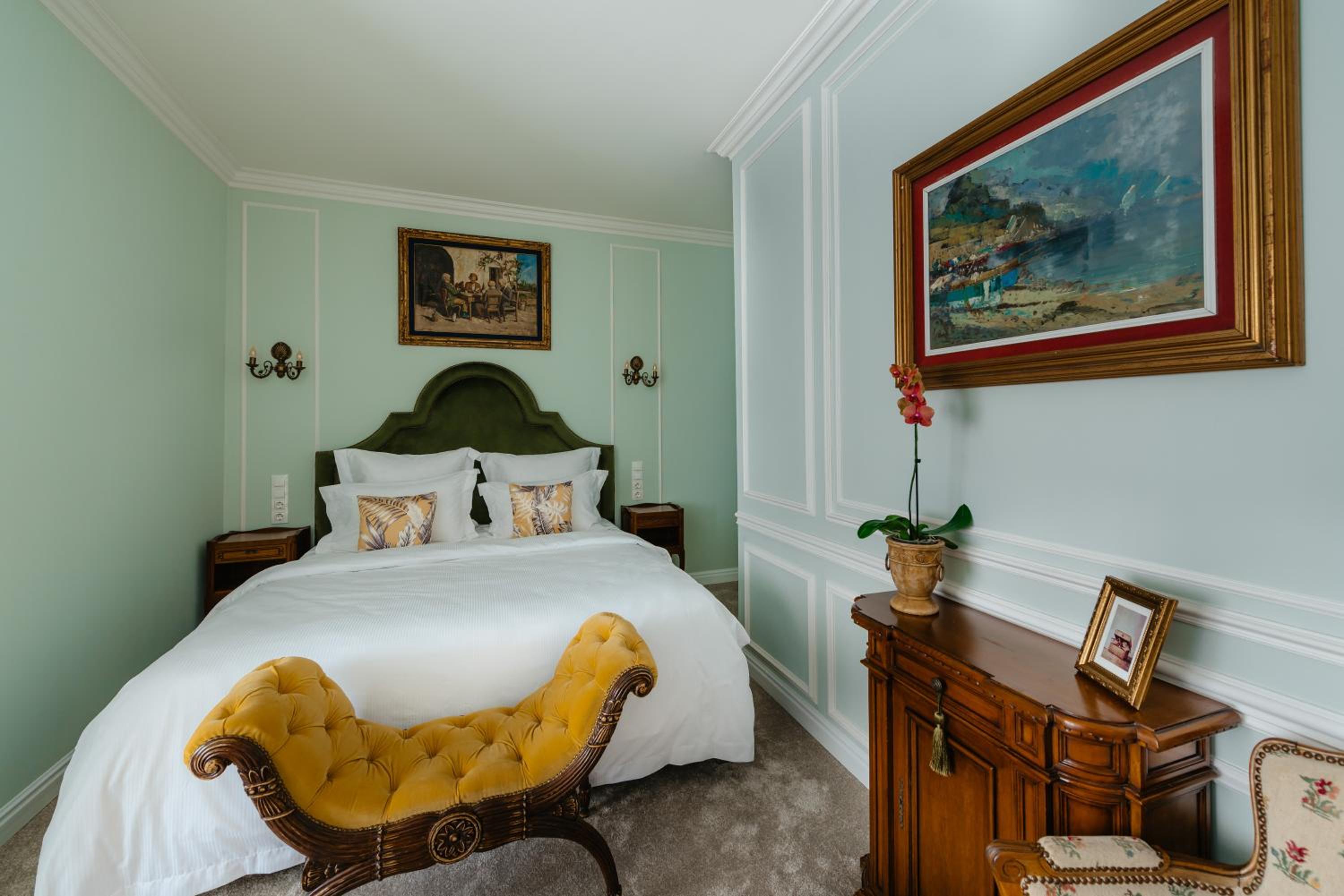 Deluxe Double Room - Photo 12