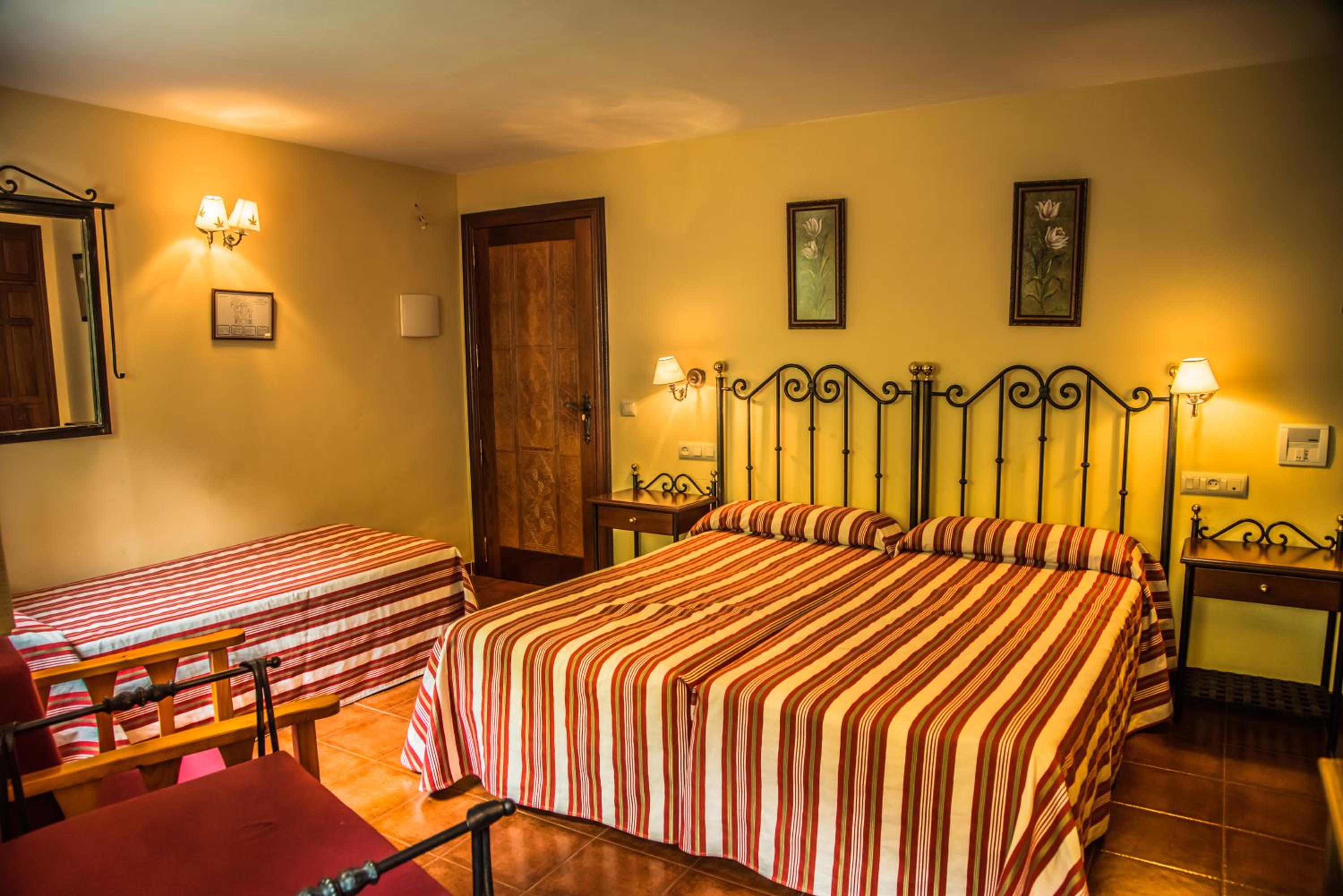 Triple Room - Photo 2
