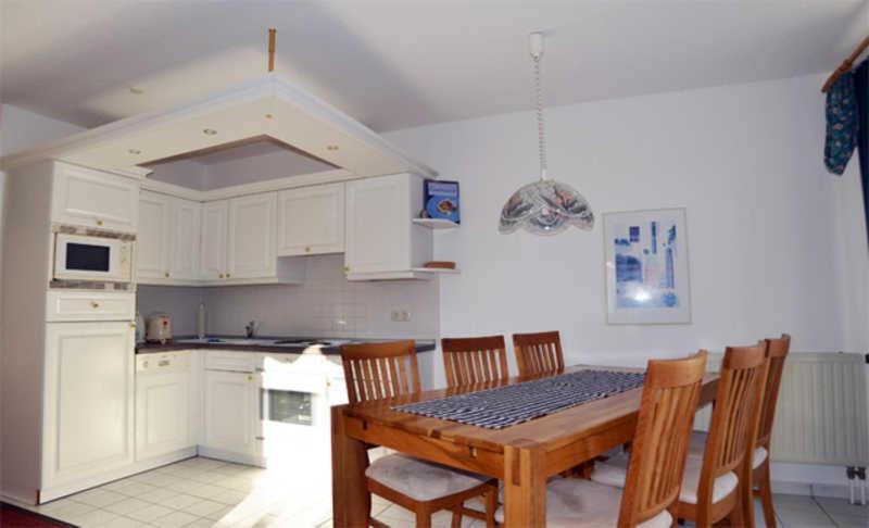 Two-Bedroom Apartment with Balcony photo 2