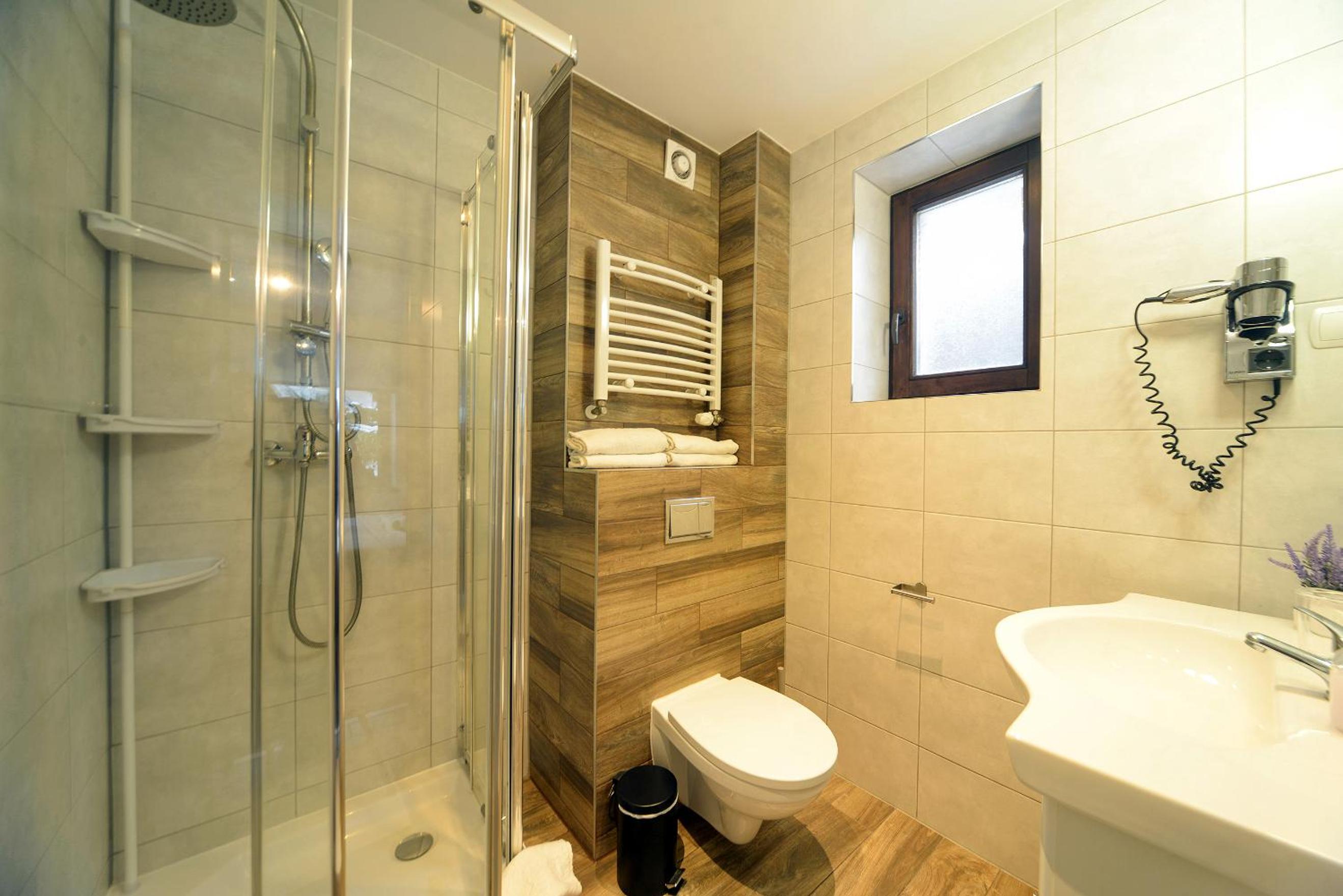 Double or Twin Room - Photo 33