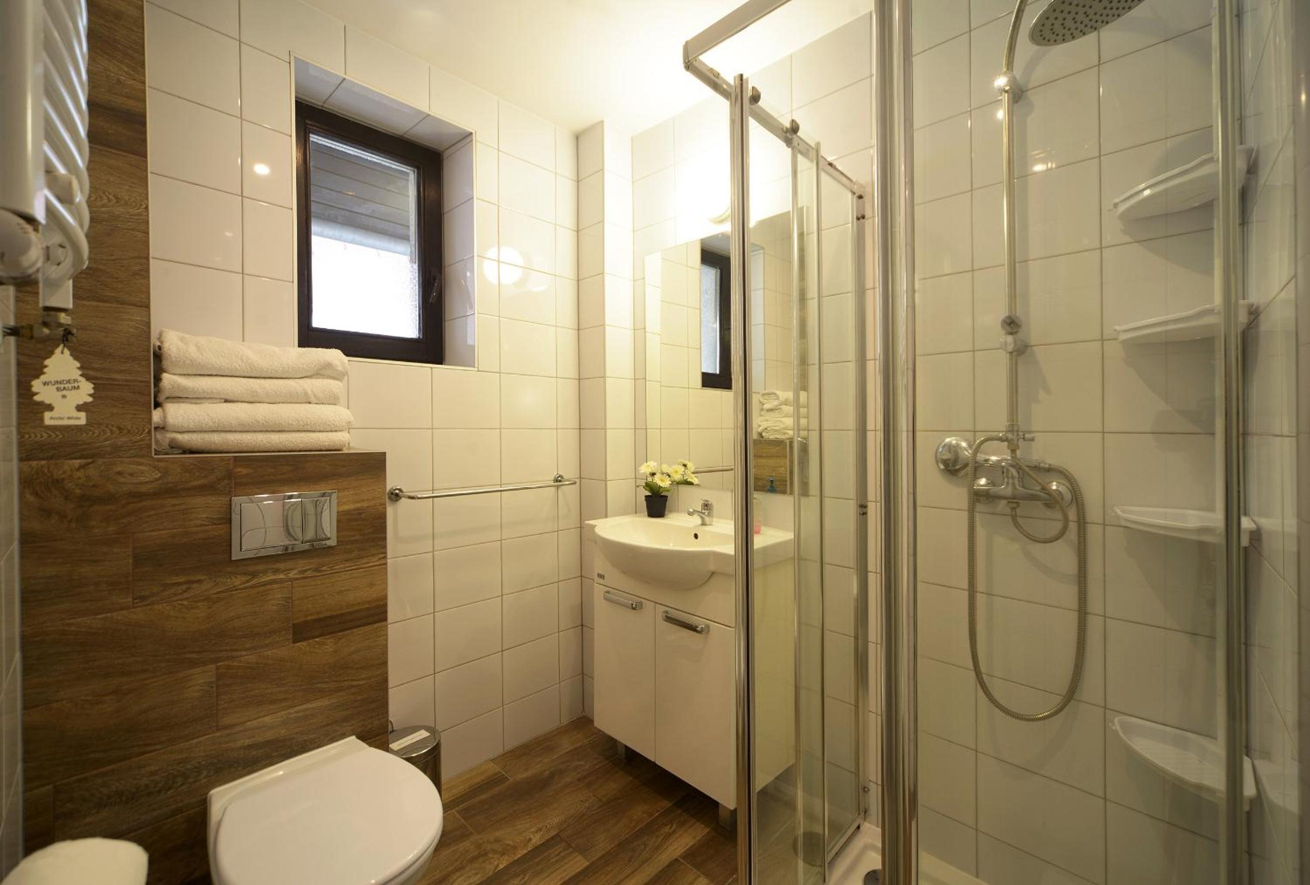 Double or Twin Room - Photo 5
