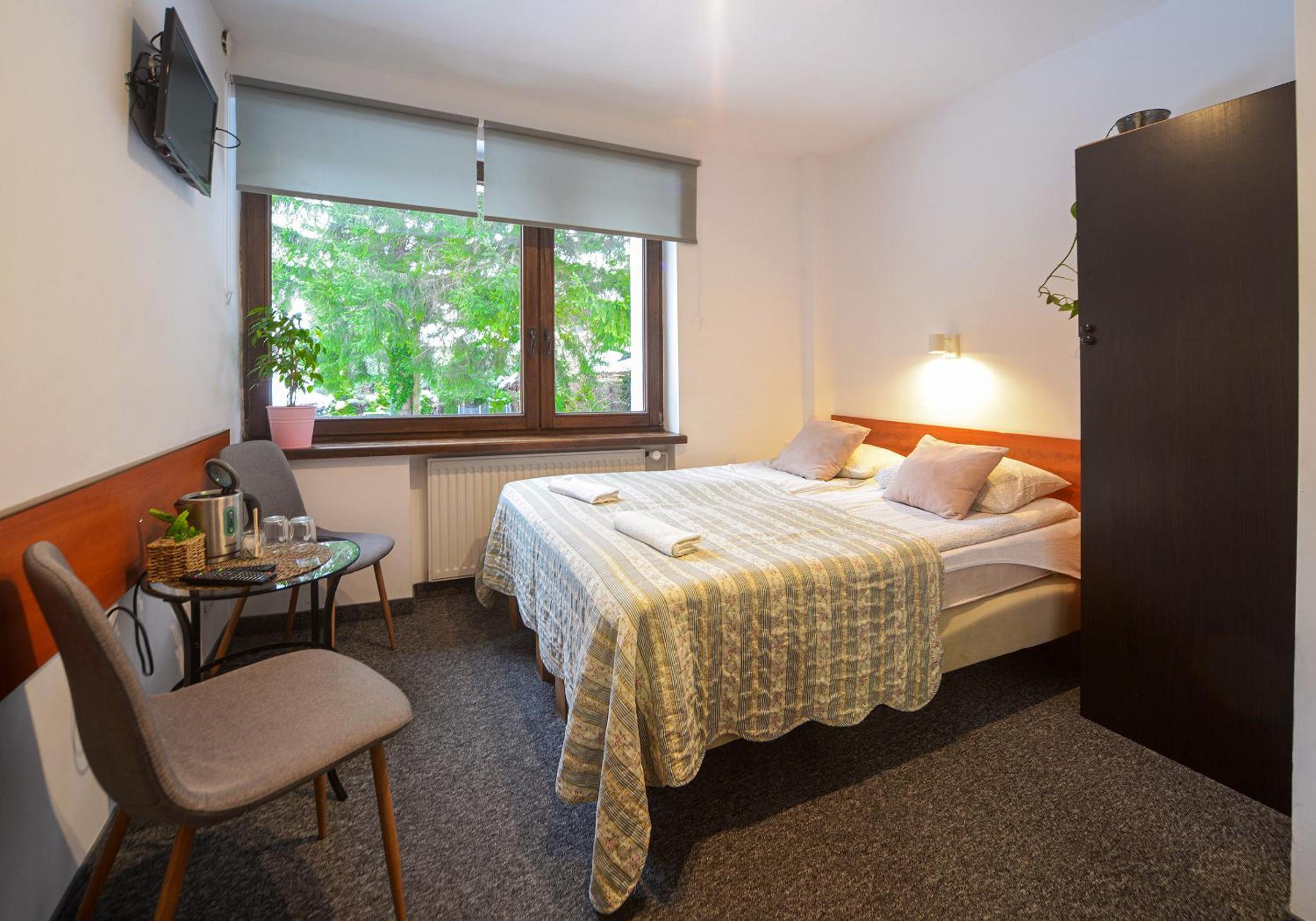 Double or Twin Room - Photo 7