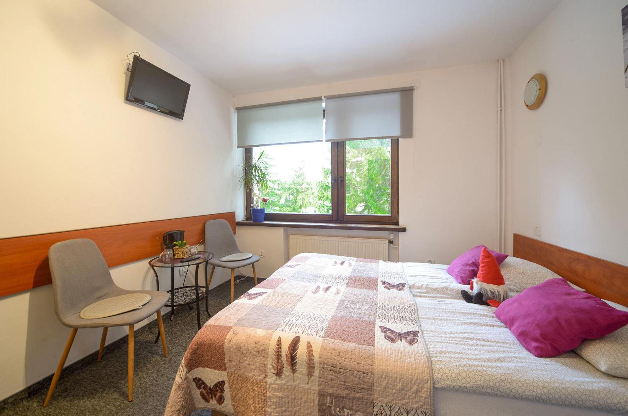 Double or Twin Room - Photo 8