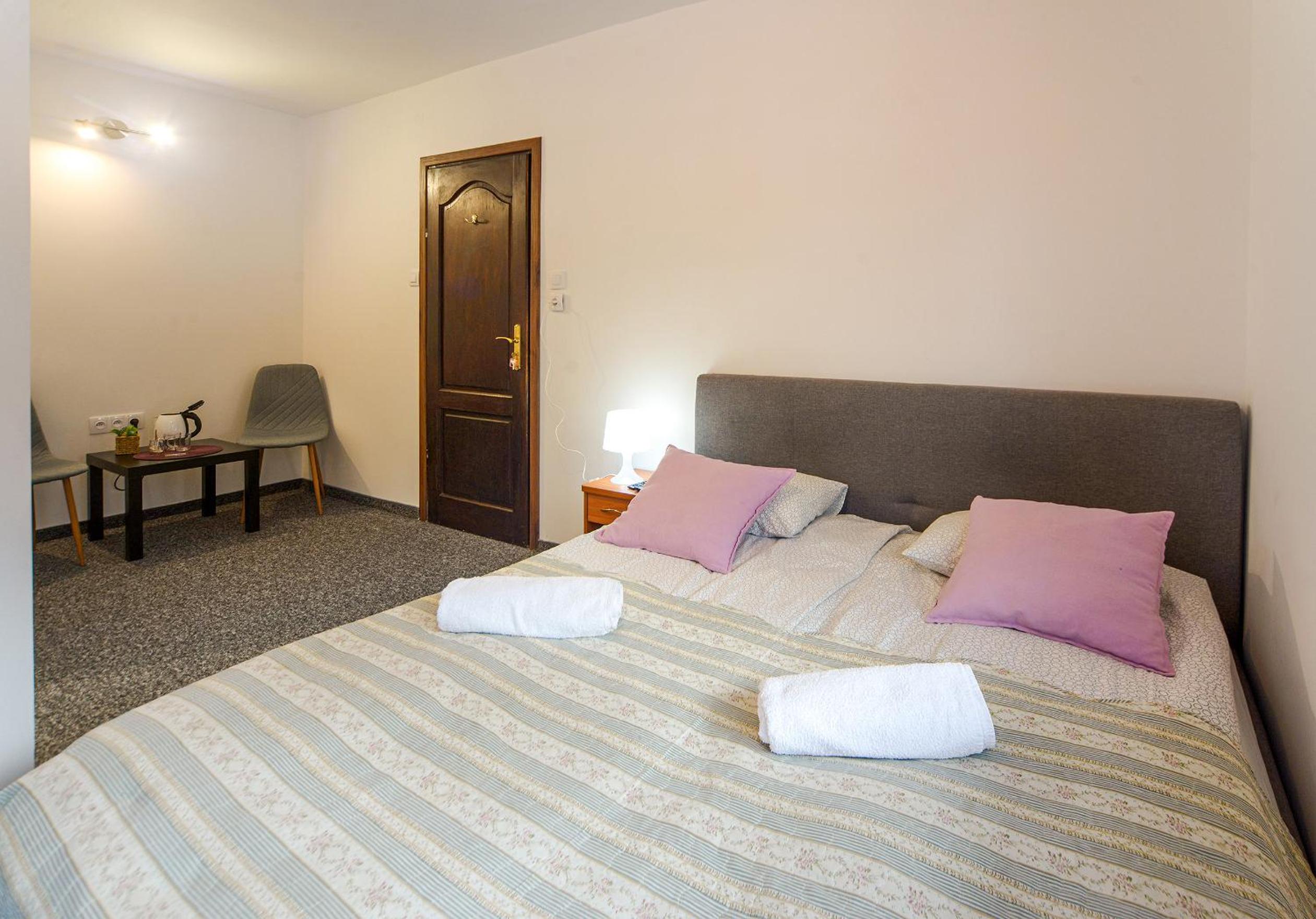 Double or Twin Room - Photo 9