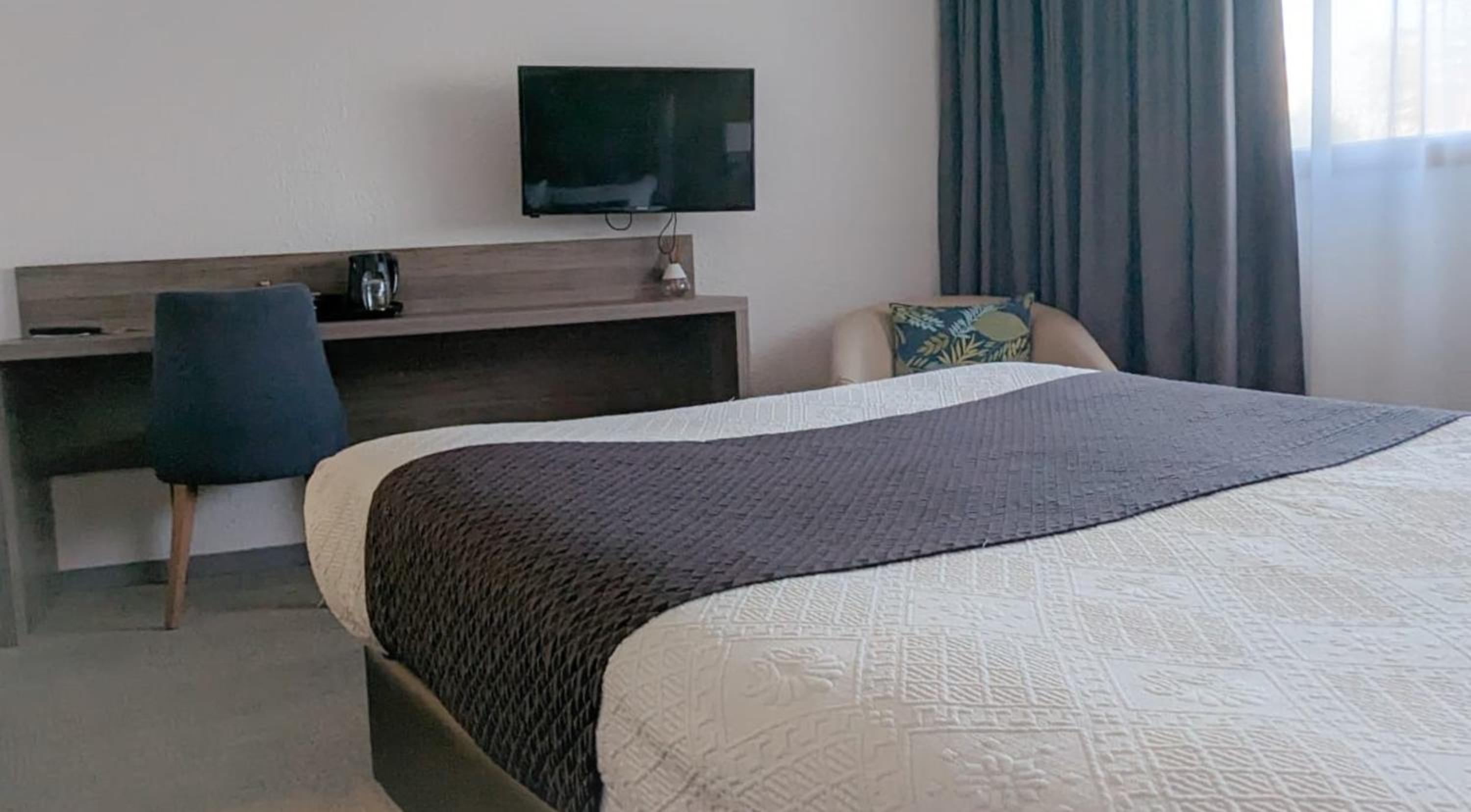 Family Room 1 Double Bed 1 Single Bed - Photo 4