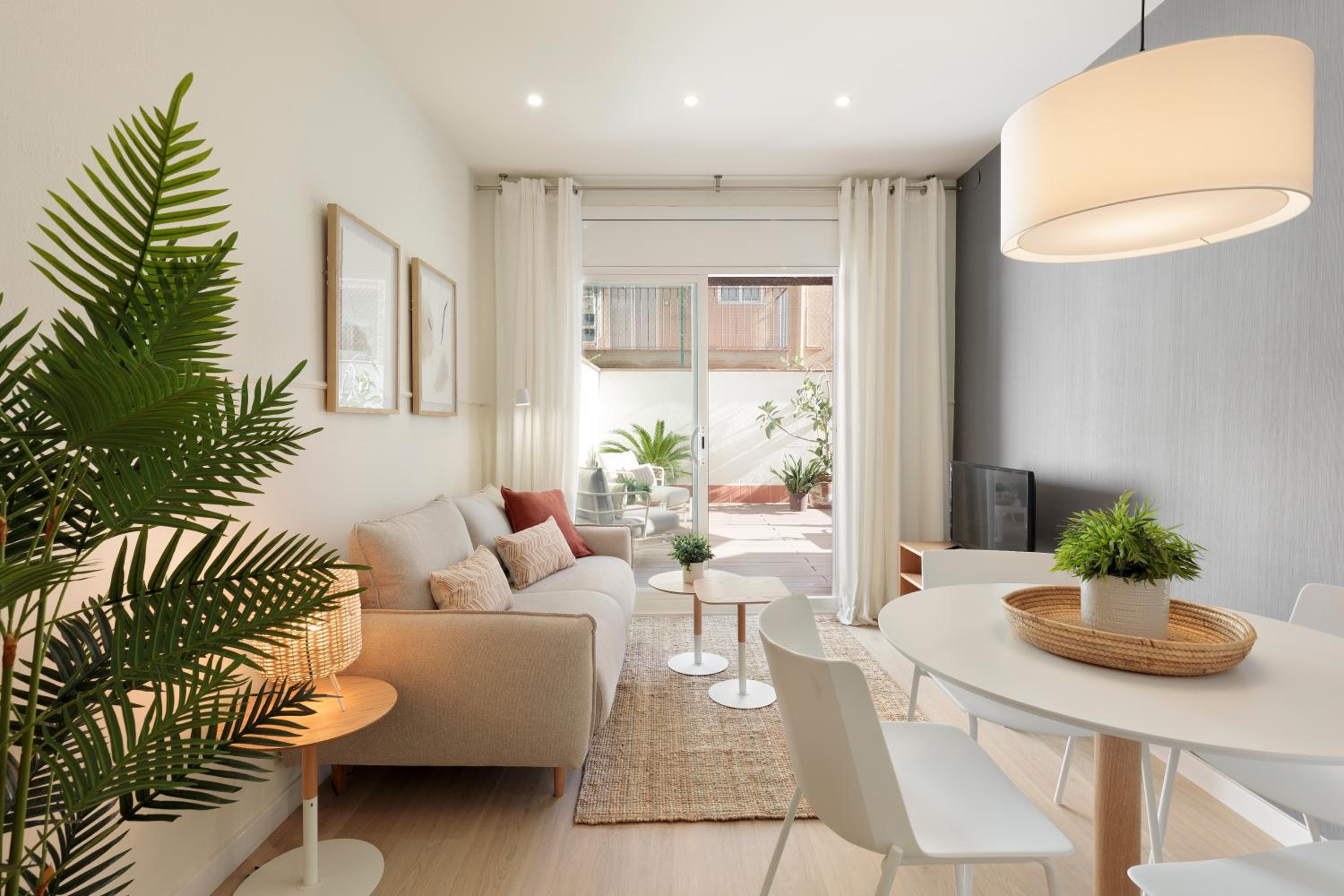 Apartamento de Dos Habitaciones con Terraza