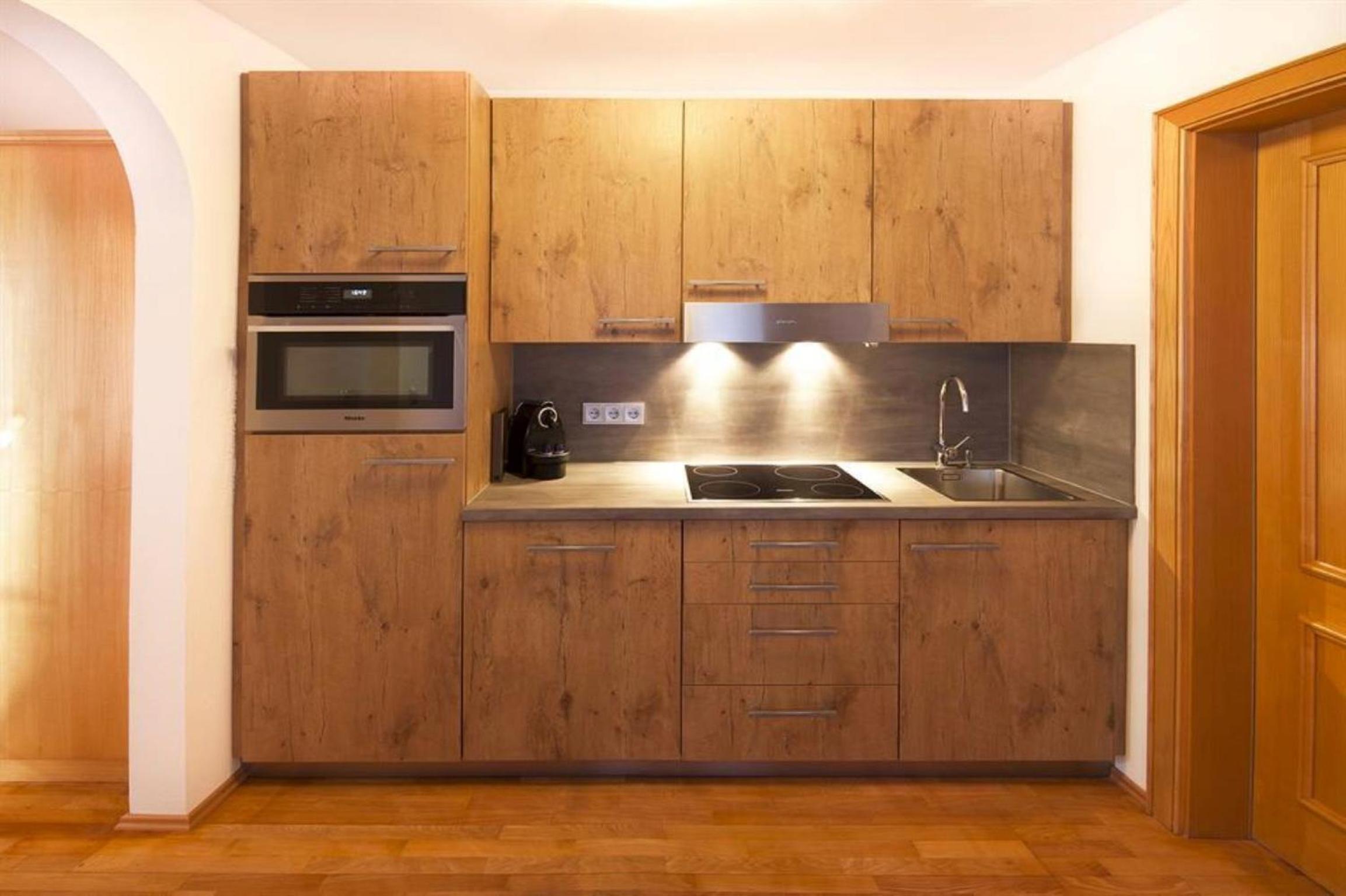 Attic Apartment 6 photo 2