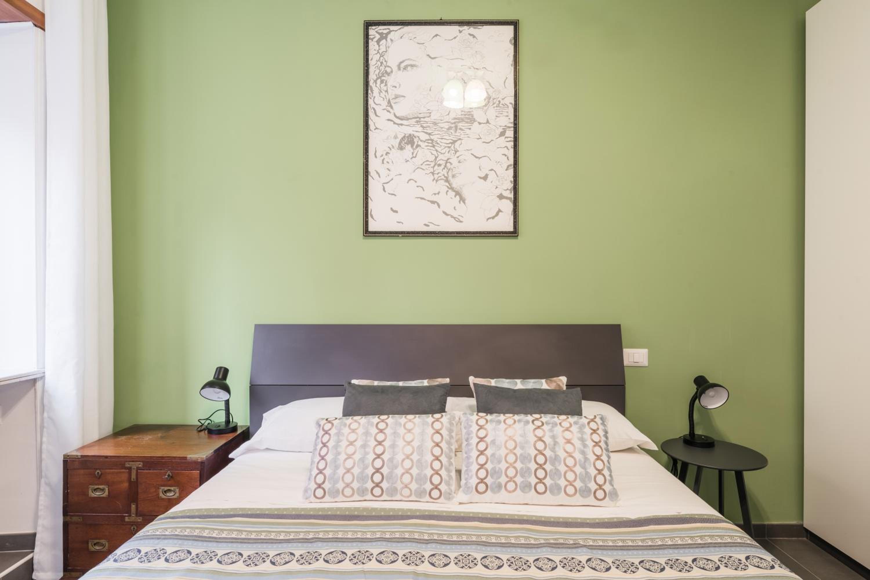 Apartment photo 2